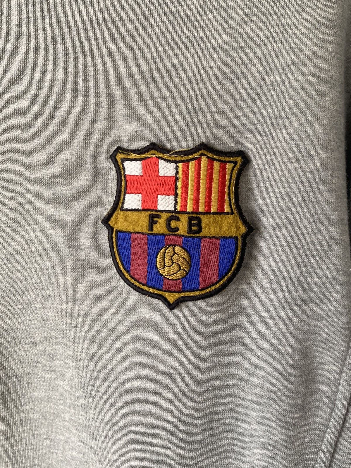 Japanese Brand × Vintage FC Barcelona Grey Zip-Up Hoodie Vintage Sportswear Fan Gear Size US XXS / EU 40 - 2 Thumbnail