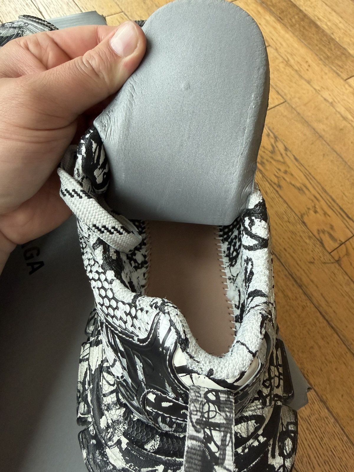 Balenciaga BALENCIAGA DEMNA SNEAKERS 3XL EXTREME GRAFFITI SIZE 42 Size US 8.5 / EU 41-42 - 17 Thumbnail