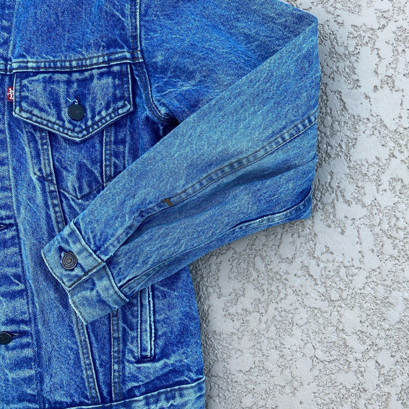 Levi's VTG Levi’s 70506-0214 Blue Denim Jean Button Jacket Size 35R Made In USA Red Tab Unisex Adults Cotton Denim USA 80s 90s Basic Jacket Mens Womens Size 24" / US 00 / IT 34 - 3 Thumbnail