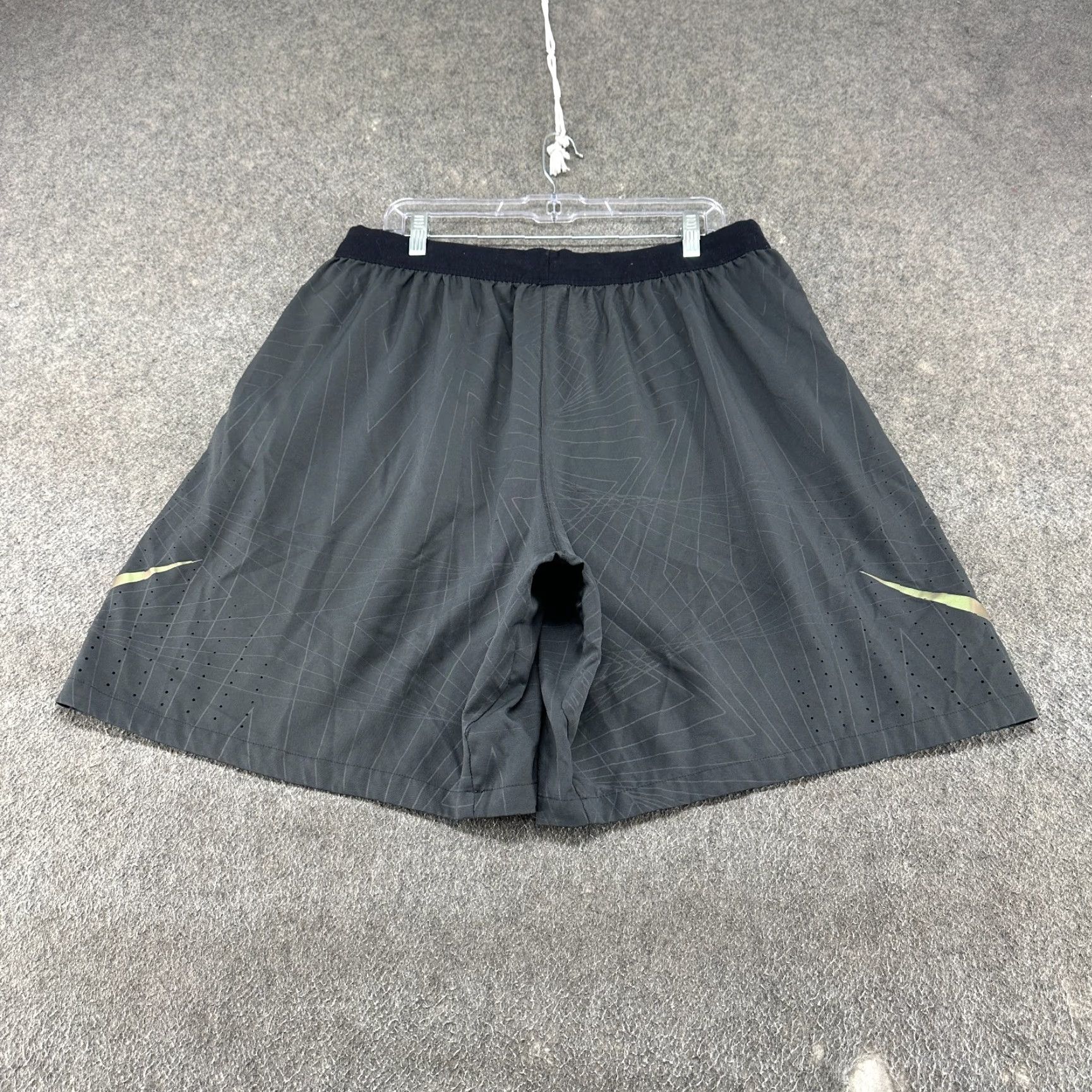 Nike Nike Shorts Mens 3XL Black Elastic Waist Drawstring Swoosh Lightweight Training Athletic Cross Training Gym & Running Short Size US 39 - 3 Thumbnail