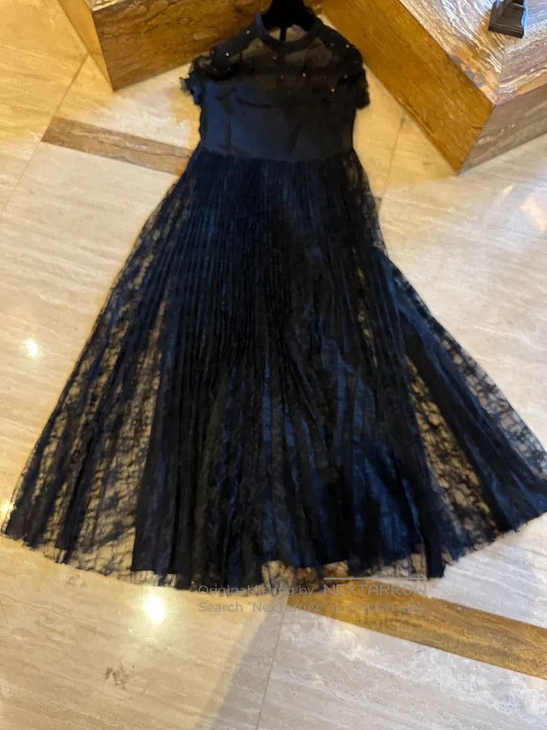 Valentino Valentino Black lace dress Size M / US 6-8 / IT 42-44 - 1 Thumbnail