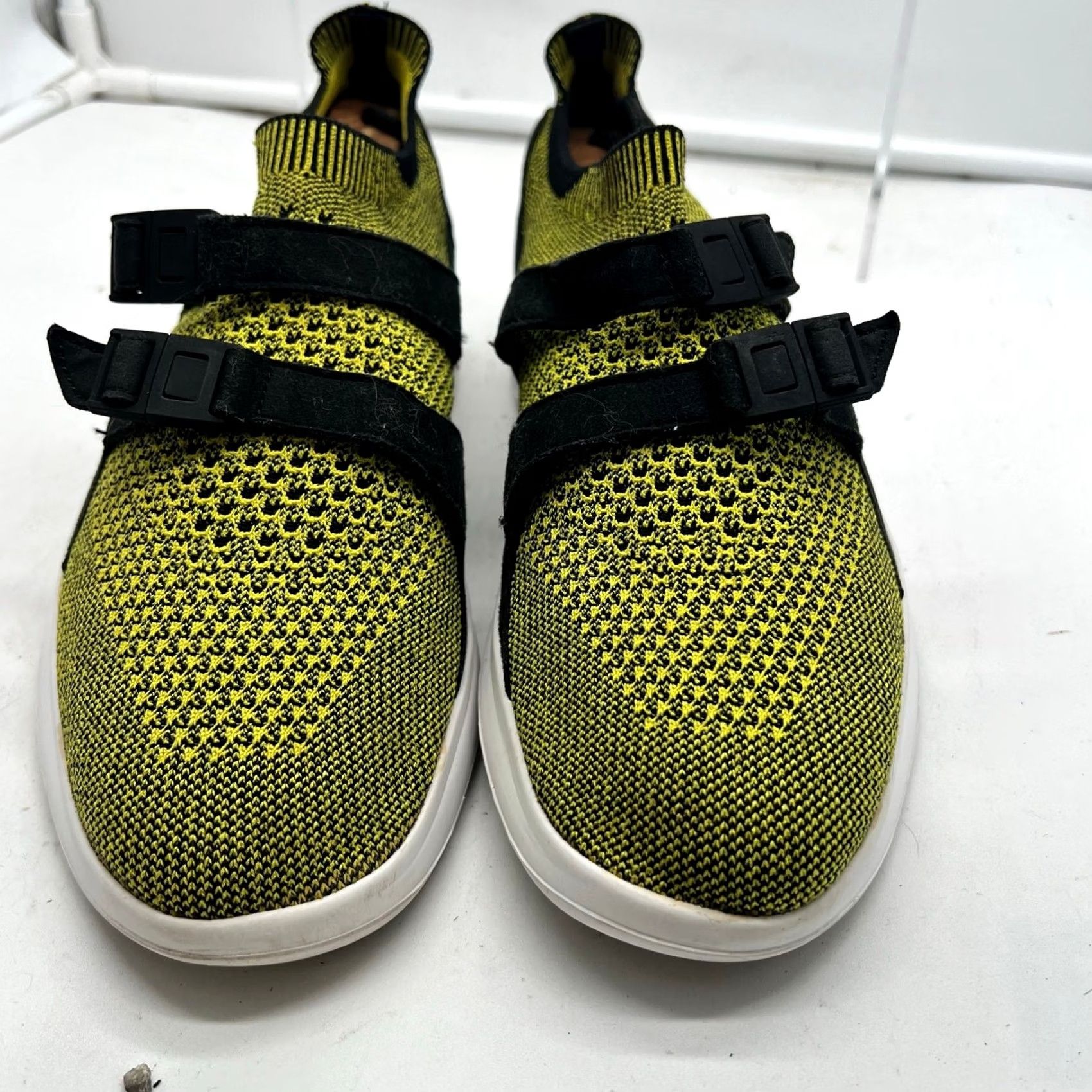 Nike Title: Nike Air Running Shoes Mens 8 Ultra Flyknit Yellow Black Size ONE SIZE - 4 Thumbnail