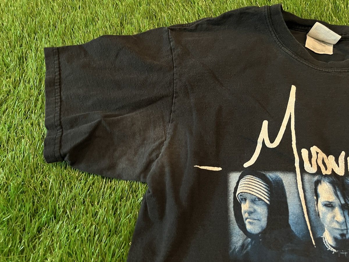 Band Tees Vintage 2005 Mudvayne T Shirt Y2K Band Photo Nu-Metal Rock Size US M / EU 48-50 / 2 - 5 Thumbnail