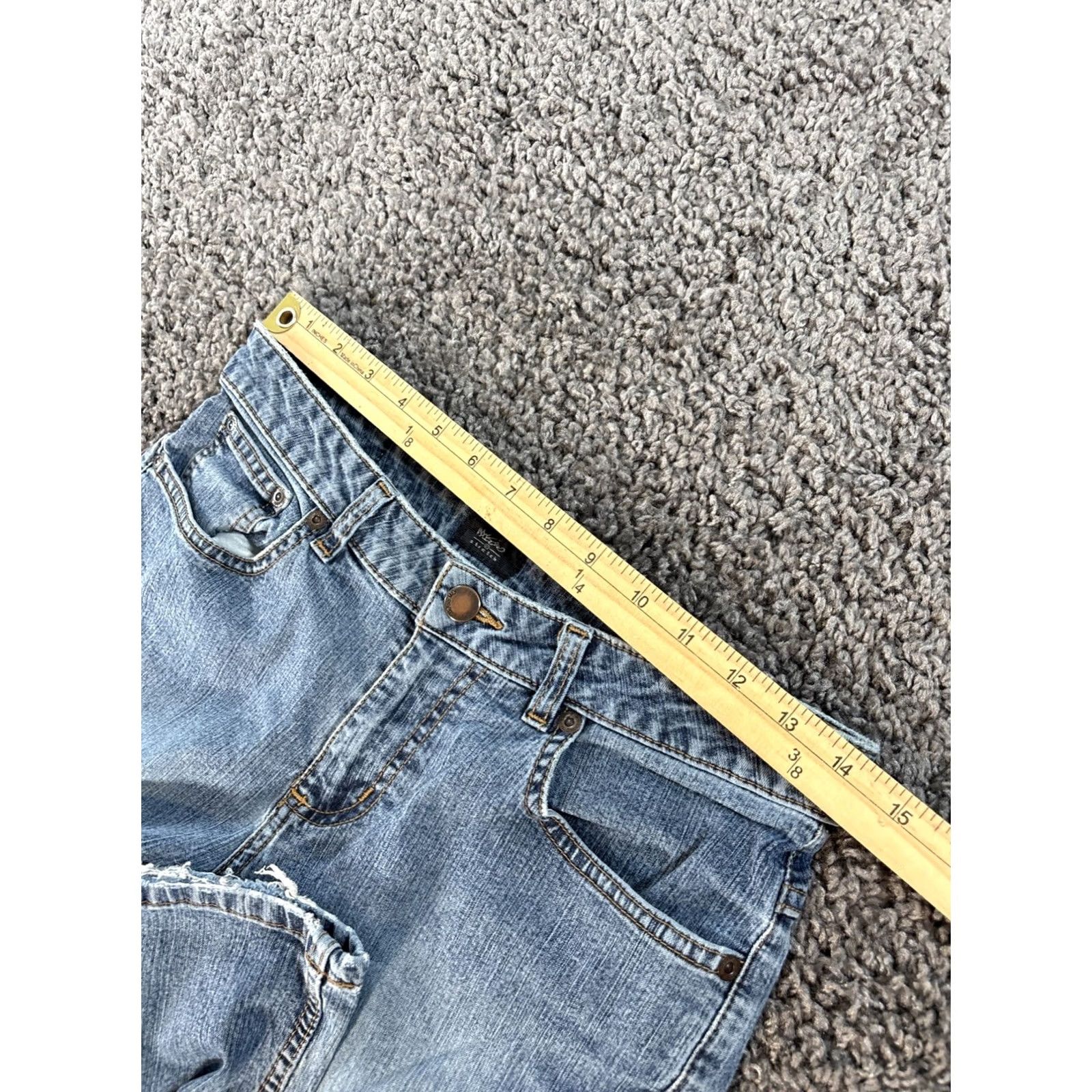 Mossimo VINTAGE Mossimo Jeans Bootcut Womens 28x30 Light Wash Distressed 30 Inseam Blue 90s Y2K Boots Cut Shoes? Size 28" / US 6 / IT 42 - 4 Thumbnail