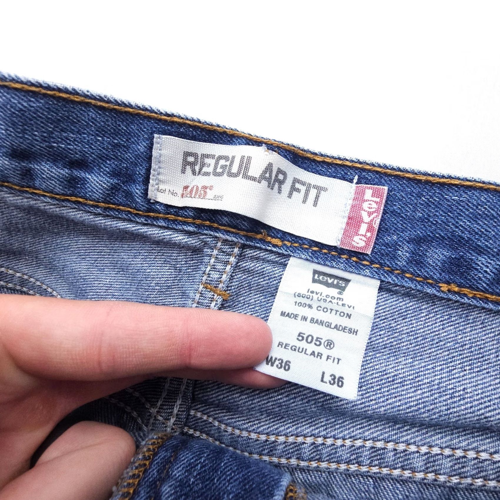 Levi's VINTAGE Levi's 505 Jeans Mens 36x36 Blue Straight Denim 90s 00s 34x32 Medium Wash Regular Pocket 5-Pocket Mens Size US 36 / EU 52 - 3 Thumbnail