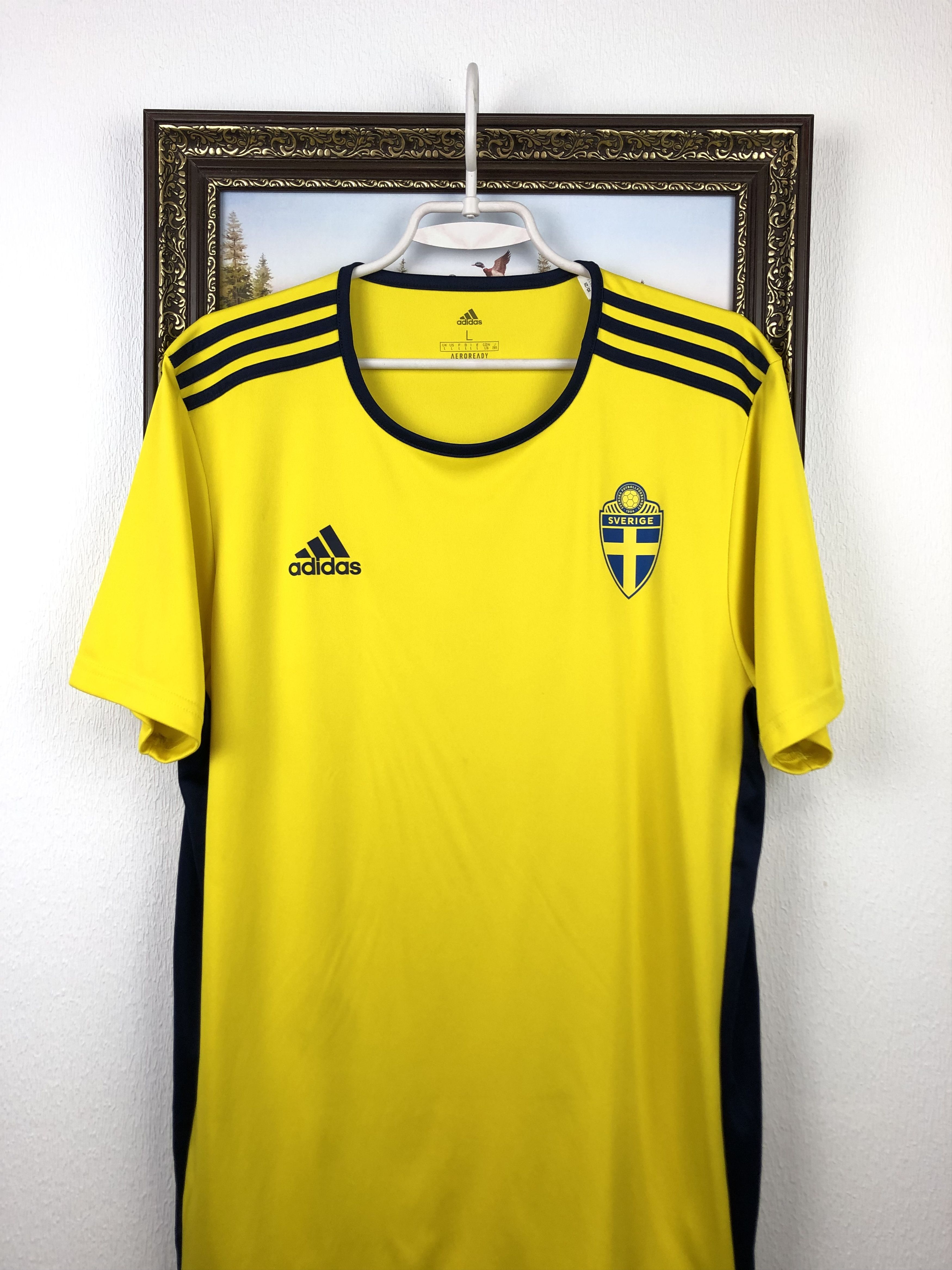 Adidas Sweden Home football shirt 2021 Football Adidas Jersey Size US L / EU 52-54 / 3 - 2 Thumbnail