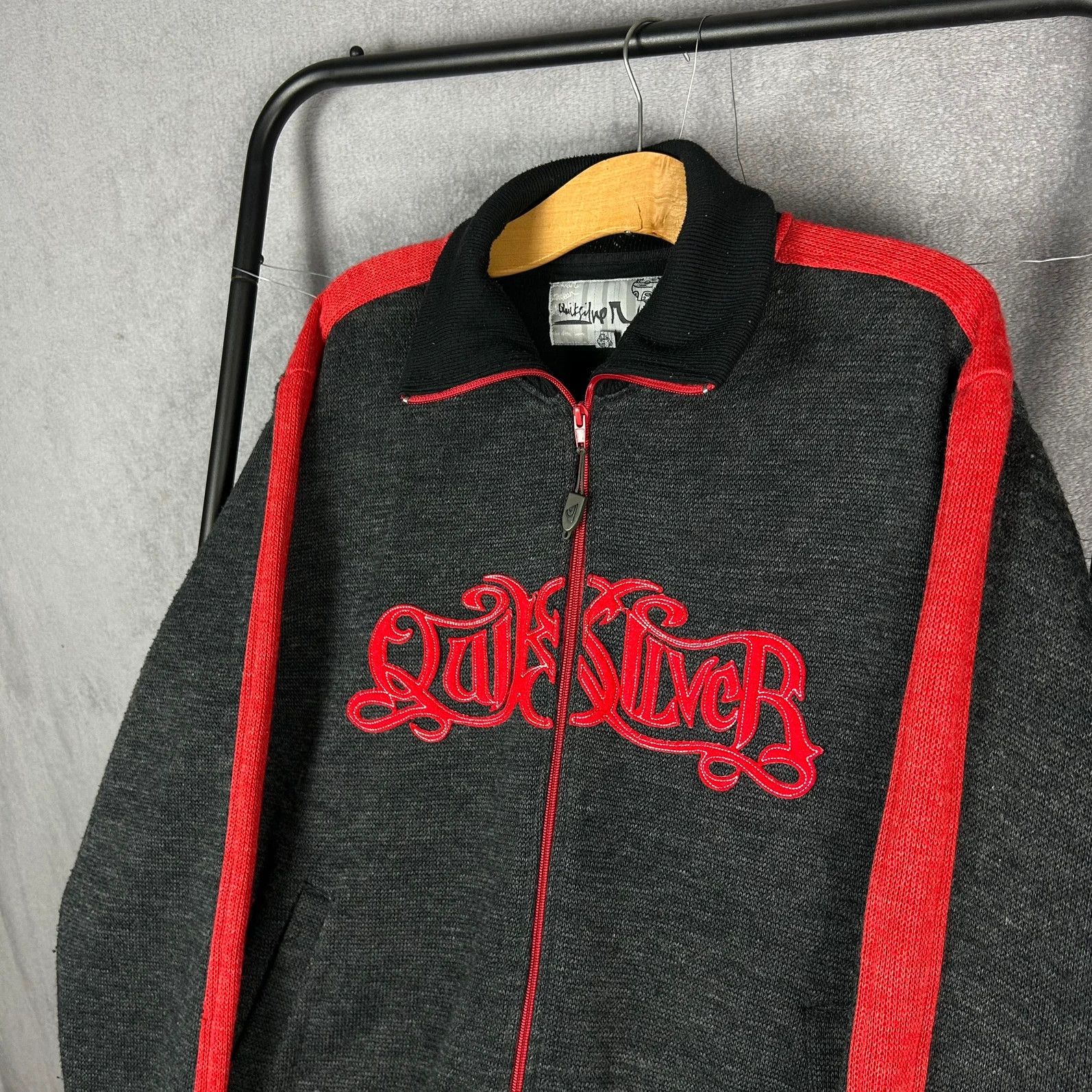 Quiksilver Quiksilver jacket big logo embriordery spellout zip jacket Size US L / EU 52-54 / 3 - 3 Thumbnail