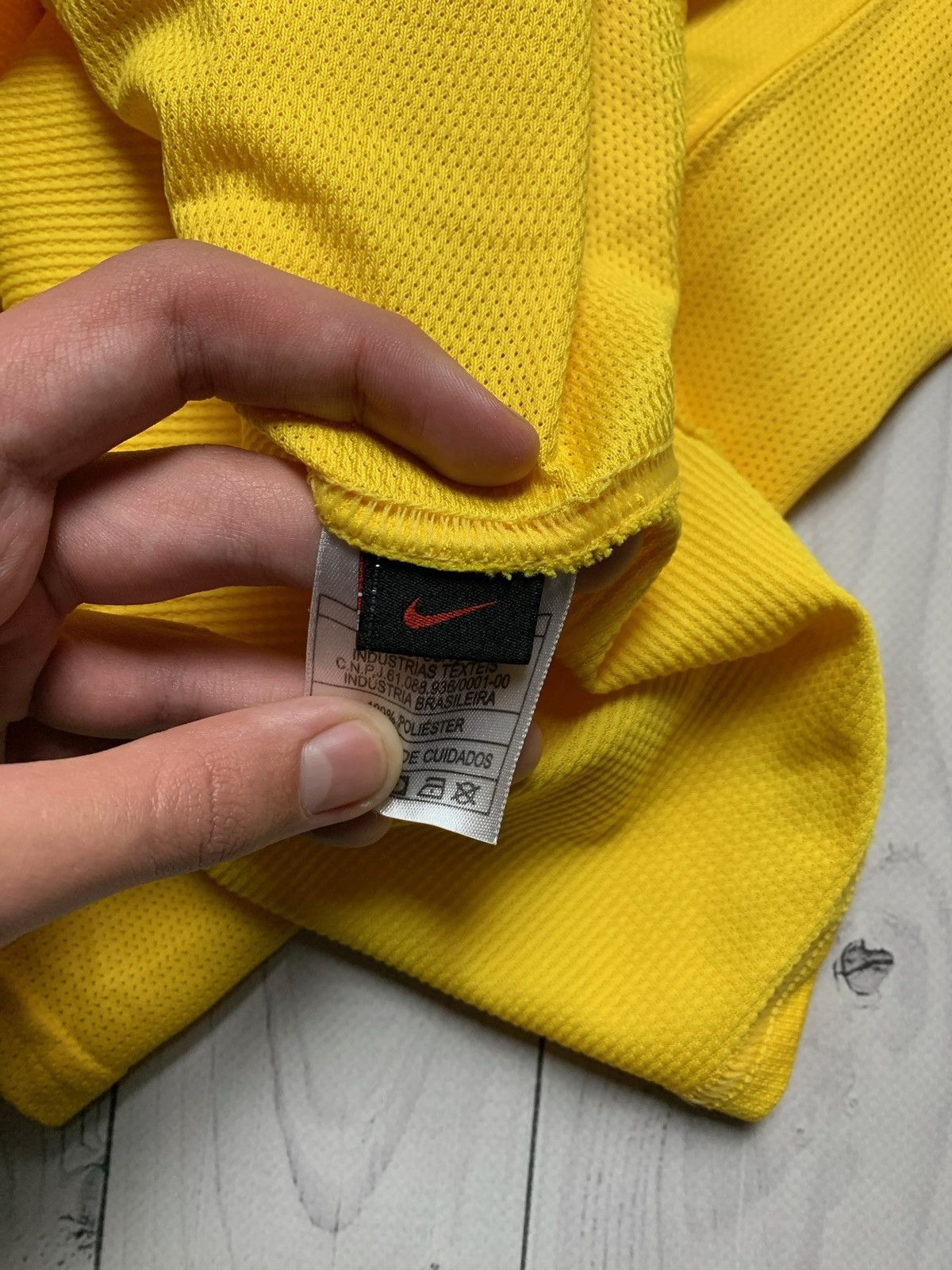 Vintage Vintage Brazil soccer tee size L yellow Brasil Size US L / EU 52-54 / 3 - 6 Thumbnail