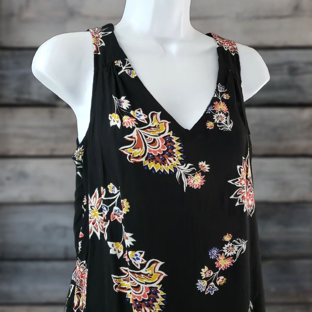 Old Navy Old Navy Womens Tank Top Sz Small Black Blue Floral V-Neck Rayon Keyhole Tank Size S / US 4 / IT 40 - 1 Thumbnail
