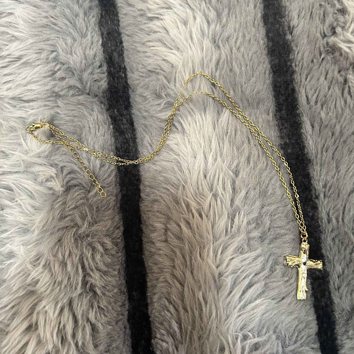 Handmade Vintage gold cross pendant on chain necklace Size ONE SIZE - 8 Thumbnail