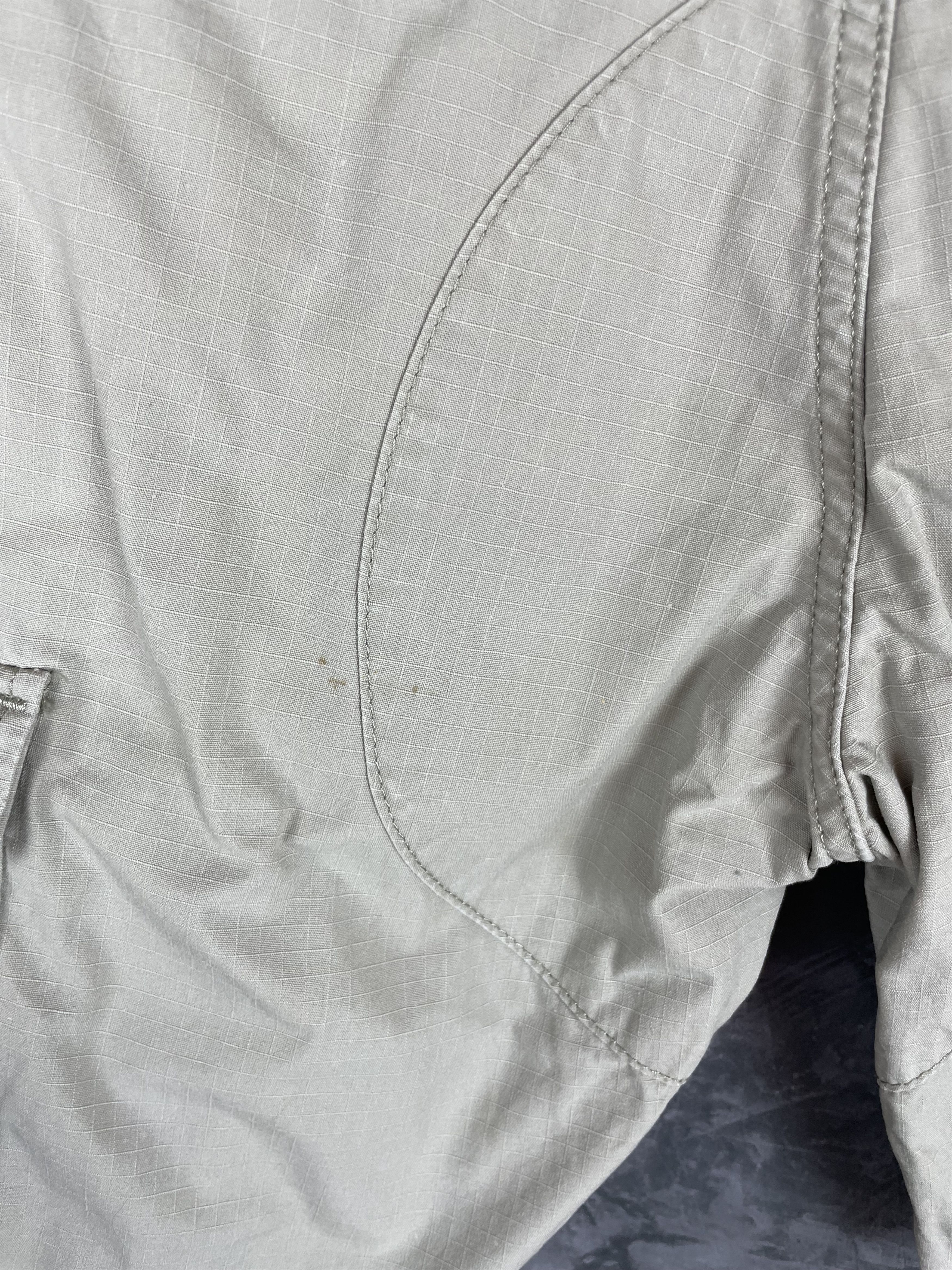 Carhartt Vintage Carhartt Wip shorts cargo Size US 30 / EU 46 - 4 Thumbnail