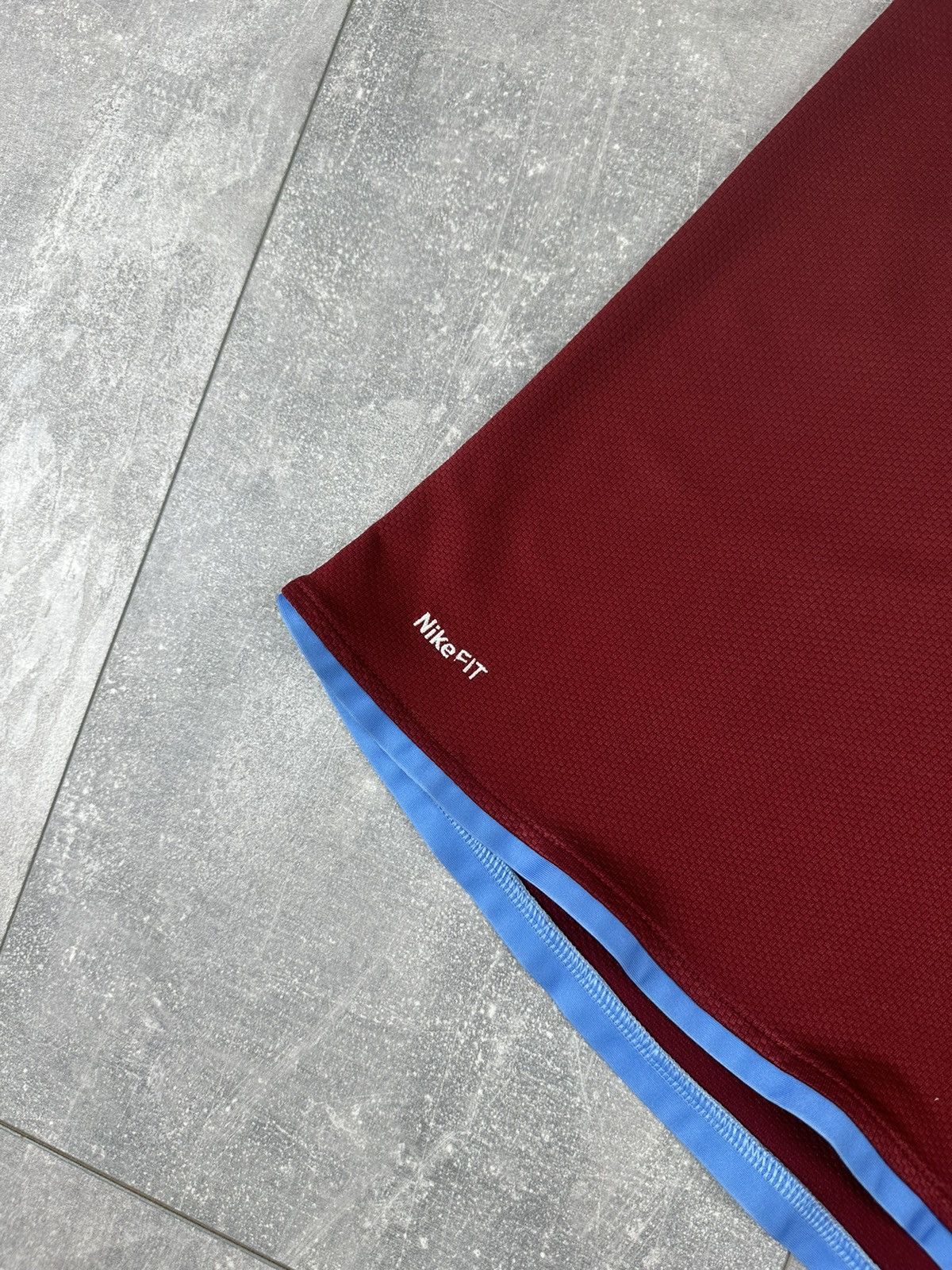Nike Nike Aston Villa 2008/09 Home Soccer Football Jersey Size US S / EU 44-46 / 1 - 5 Thumbnail