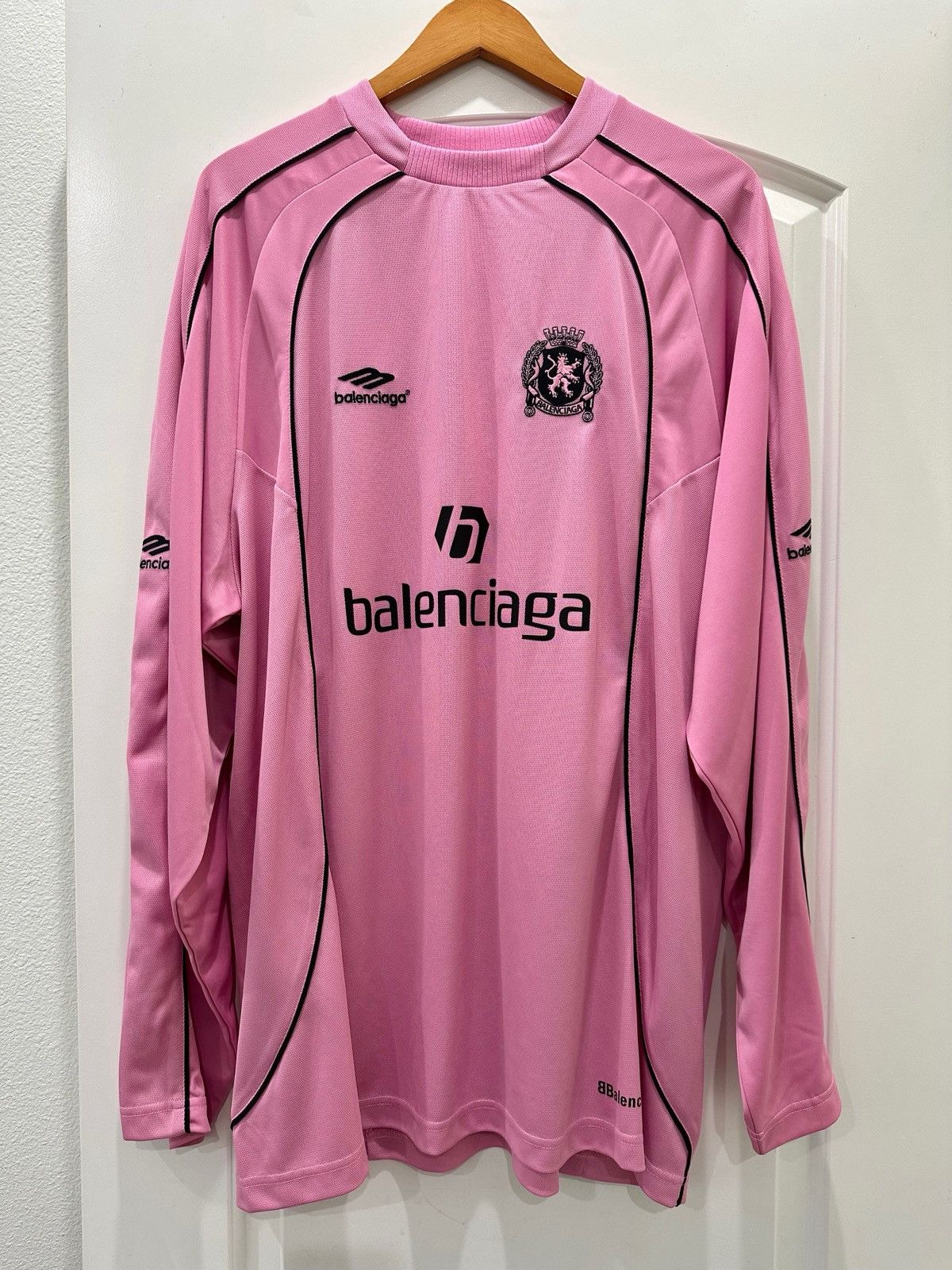 Balenciaga Balenciaga Pink Soccer Paris Jersey Longsleeve BNWT Size US M / EU 48-50 / 2 - 1 Thumbnail