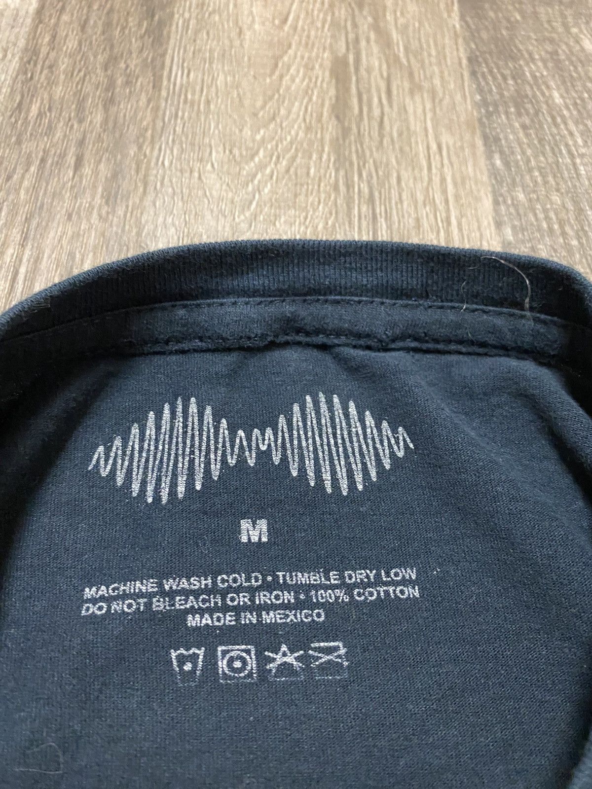 Band Tees Arctic Monkeys T shirt Band Tee Official Merch Y2K Size US M / EU 48-50 / 2 - 3 Thumbnail