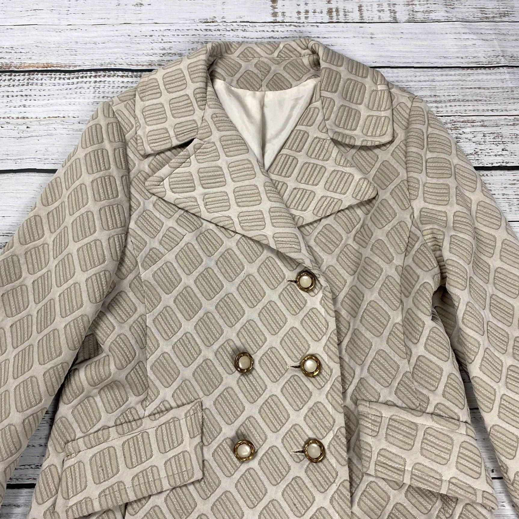 Vintage VTG 60S 70S WOMENS COAT Abstract Pattern Polyester Beige Gold Button MED Size M / US 6-8 / IT 42-44 - 2 Thumbnail