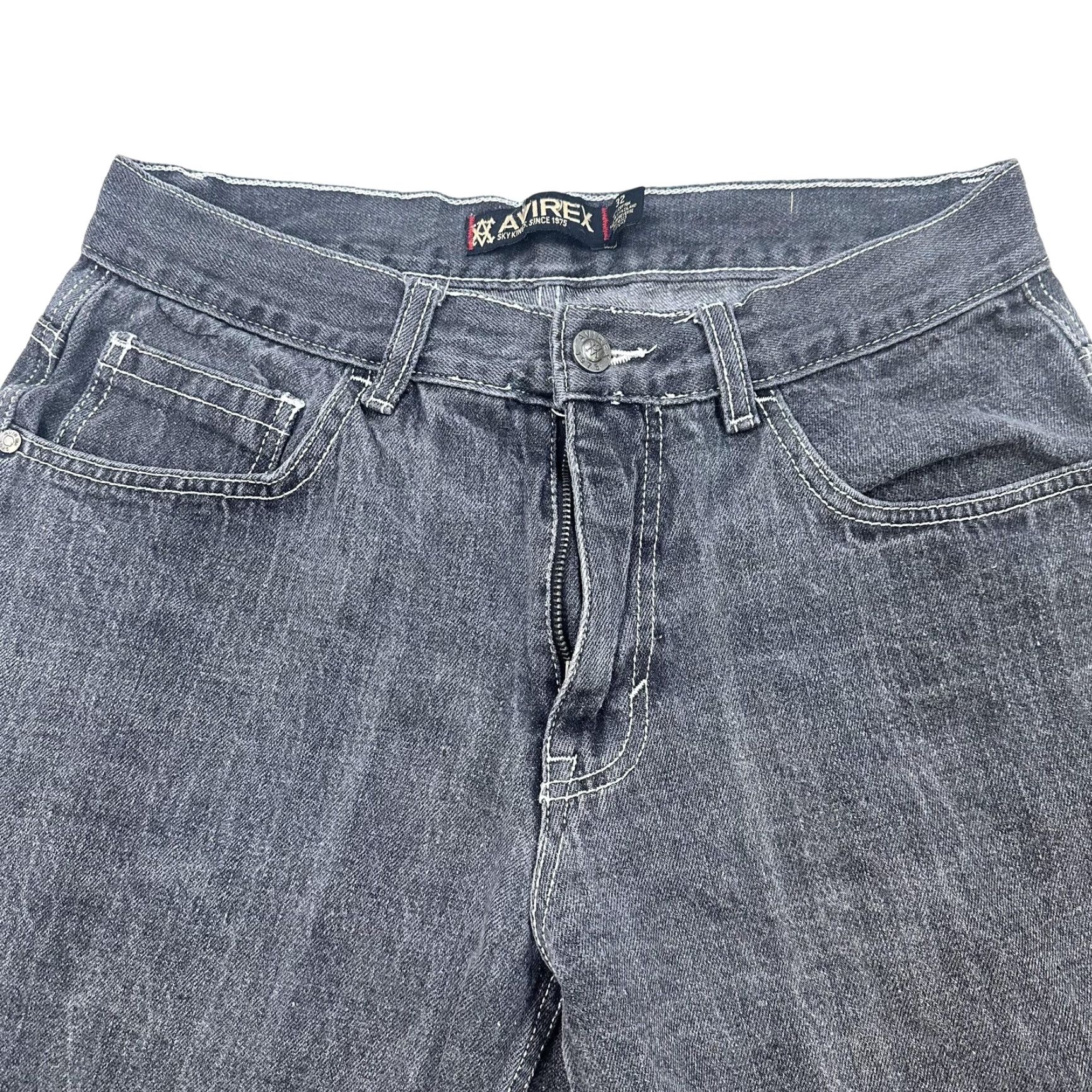 Avirex Avirex Denim Shorts Mens 32 Gray Wash 5-Pocket Bermuda Streetwear Waist 32 Inseam 12 Flat Front Cotton Denim Casual Relaxed Pockets Mens Size US 32 / EU 48 - 2 Thumbnail
