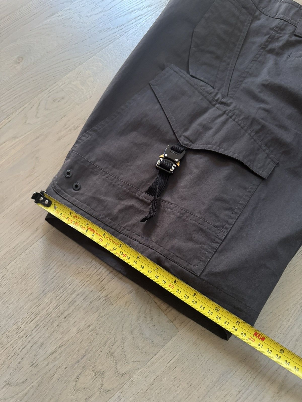 Dior DIOR shorts sz48 SEE REAL TAPE MEASUREMEMTS IN PHOTO FOR FIT Size US 31 - 7 Thumbnail