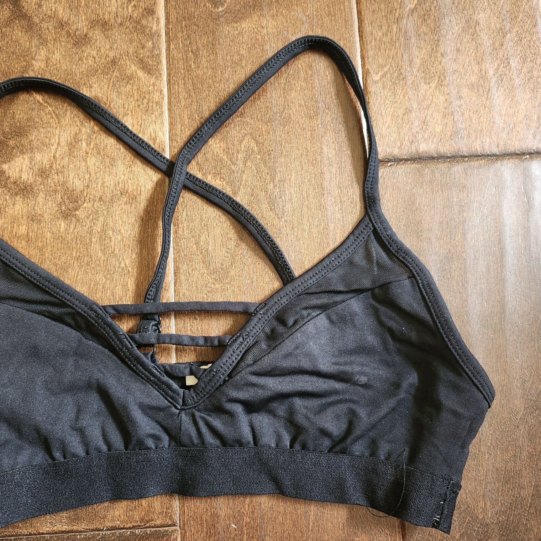 Forever 21 FOREVER 21 Women's Black Sports Bra XS Pullover Activewear Yoga Bra Womens XS Black Sports Bra Size ONE SIZE - 4 Thumbnail