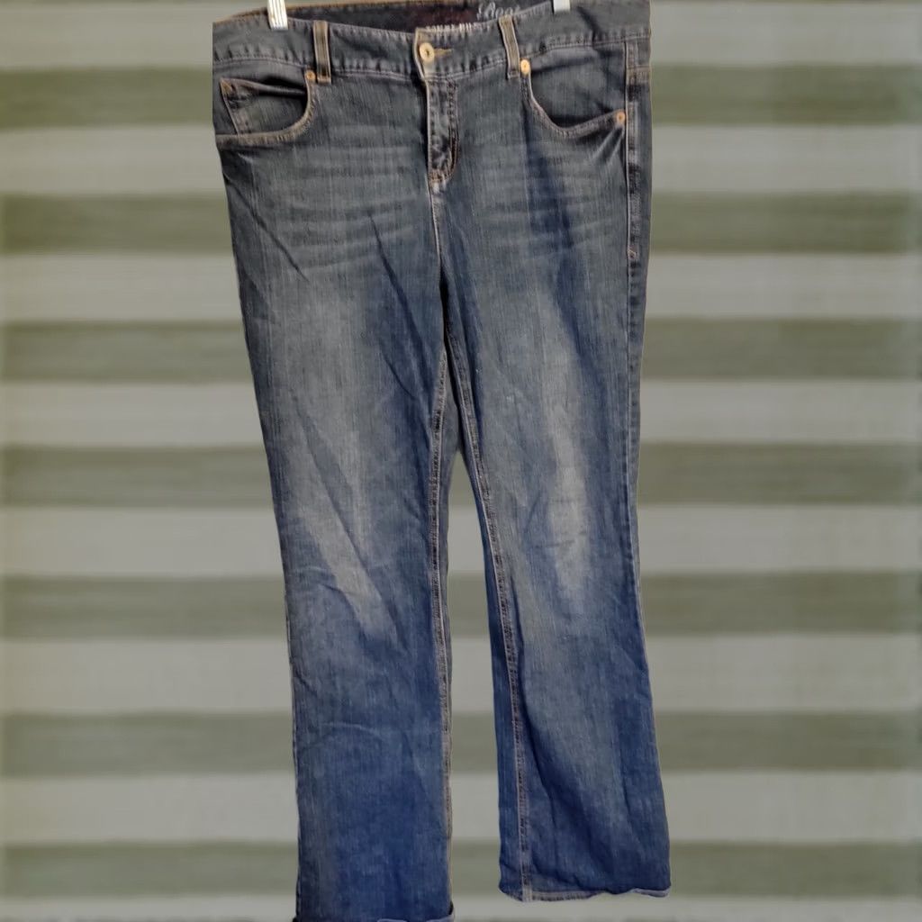 Tommy Hilfiger Tommy Hilfiger Jeans Women 16R Freedom Bootcut Mid Rise Denim Medium Wash Blue 30in Inseam ZIP Closure Stretch Bootscut Mens? Size 38" / US 16 / IT 52 - 1 Thumbnail