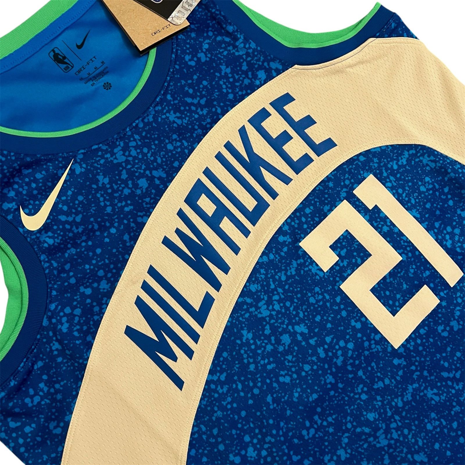 Nike Milwaukee Bucks 2023/24 Jrue Holiday City Edition Jersey - M Size US M / EU 48-50 / 2 - 4 Thumbnail