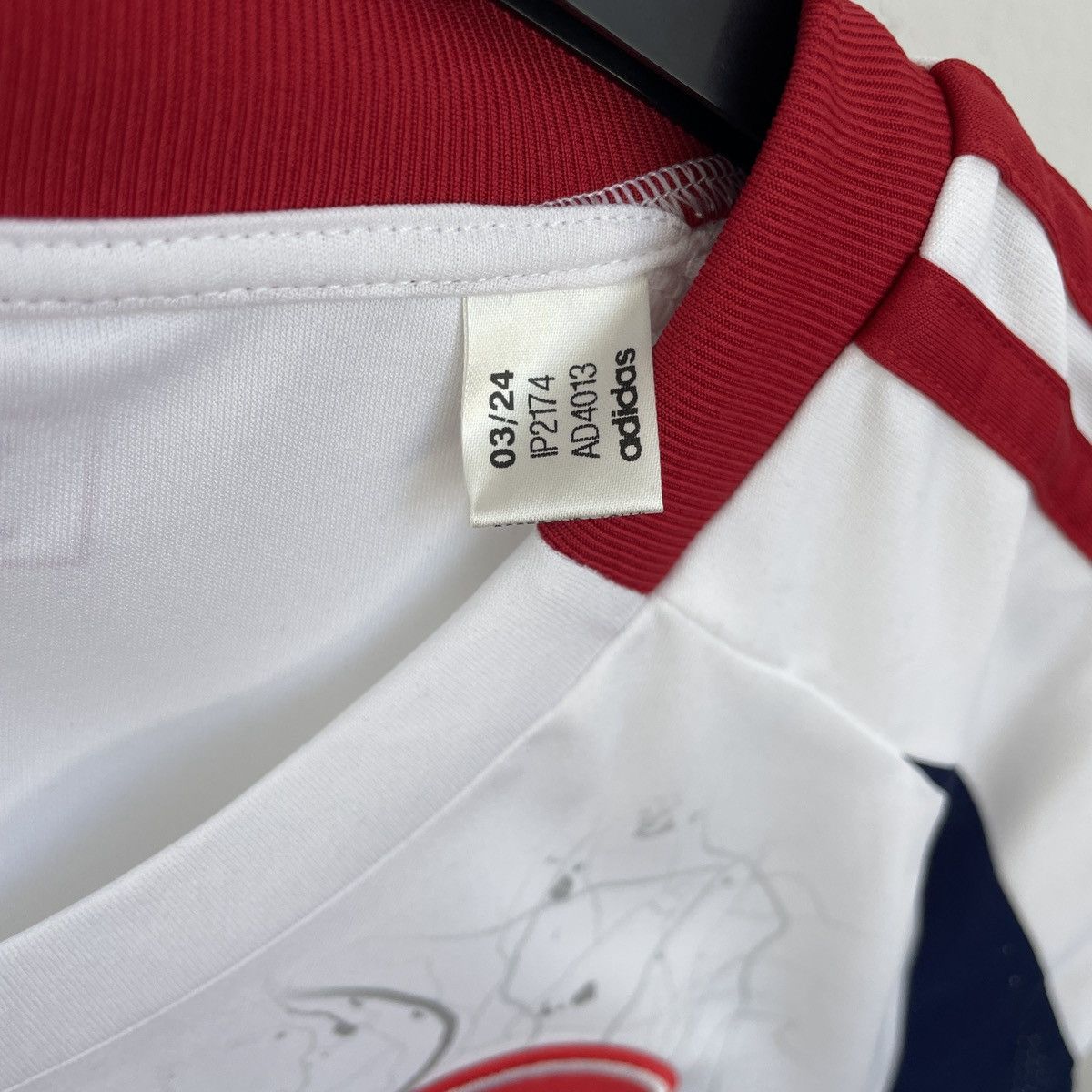 Adidas Fortuna Düsseldorf Away Jersey Shirt Men 2024/2025 size L Size US L / EU 52-54 / 3 - 13 Thumbnail
