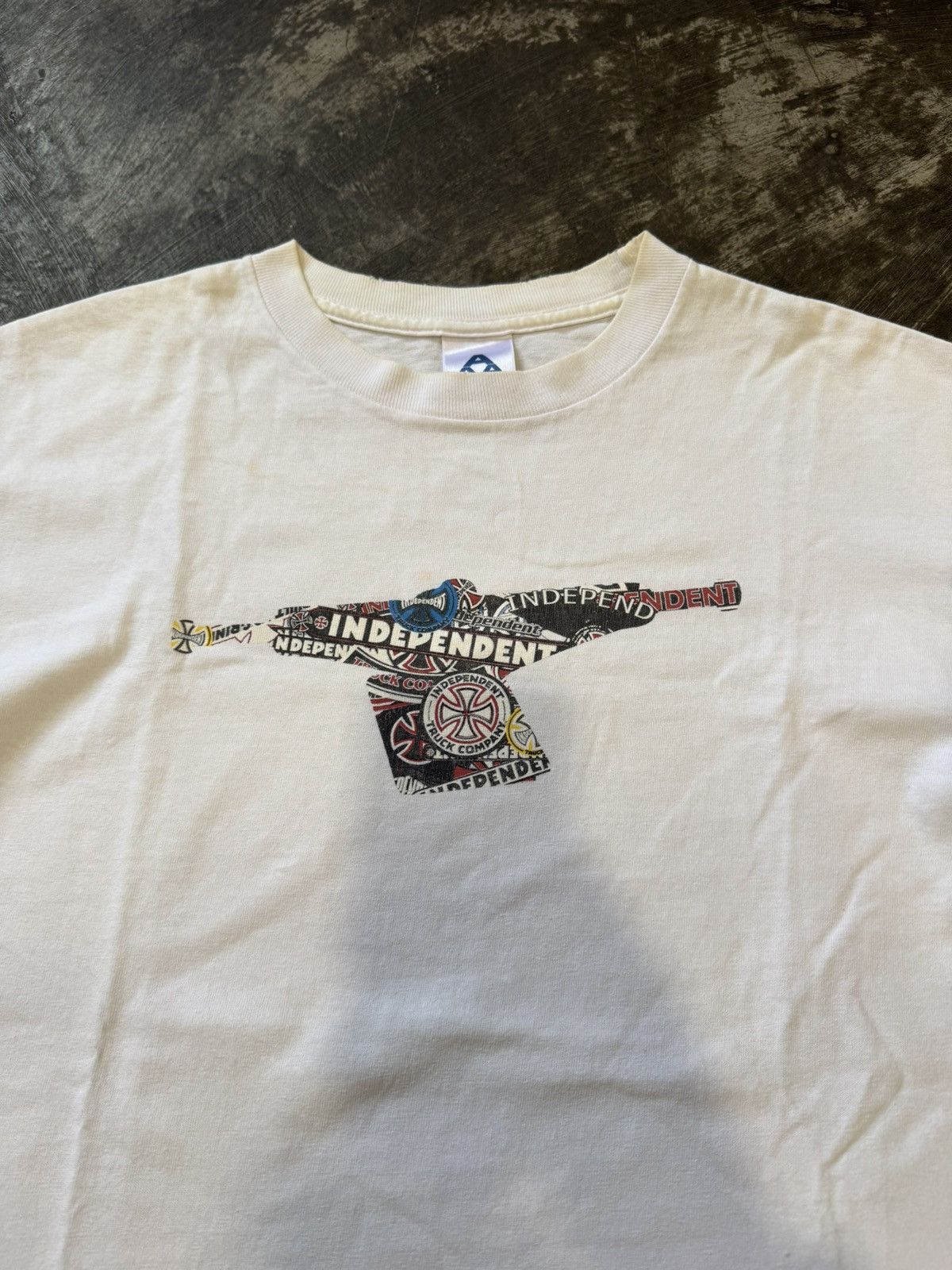 Welcome Skateboards VINTAGE INDEPENDENT TRUCK SKATEBOARDING T SHIRT Size US M / EU 48-50 / 2 - 2 Thumbnail
