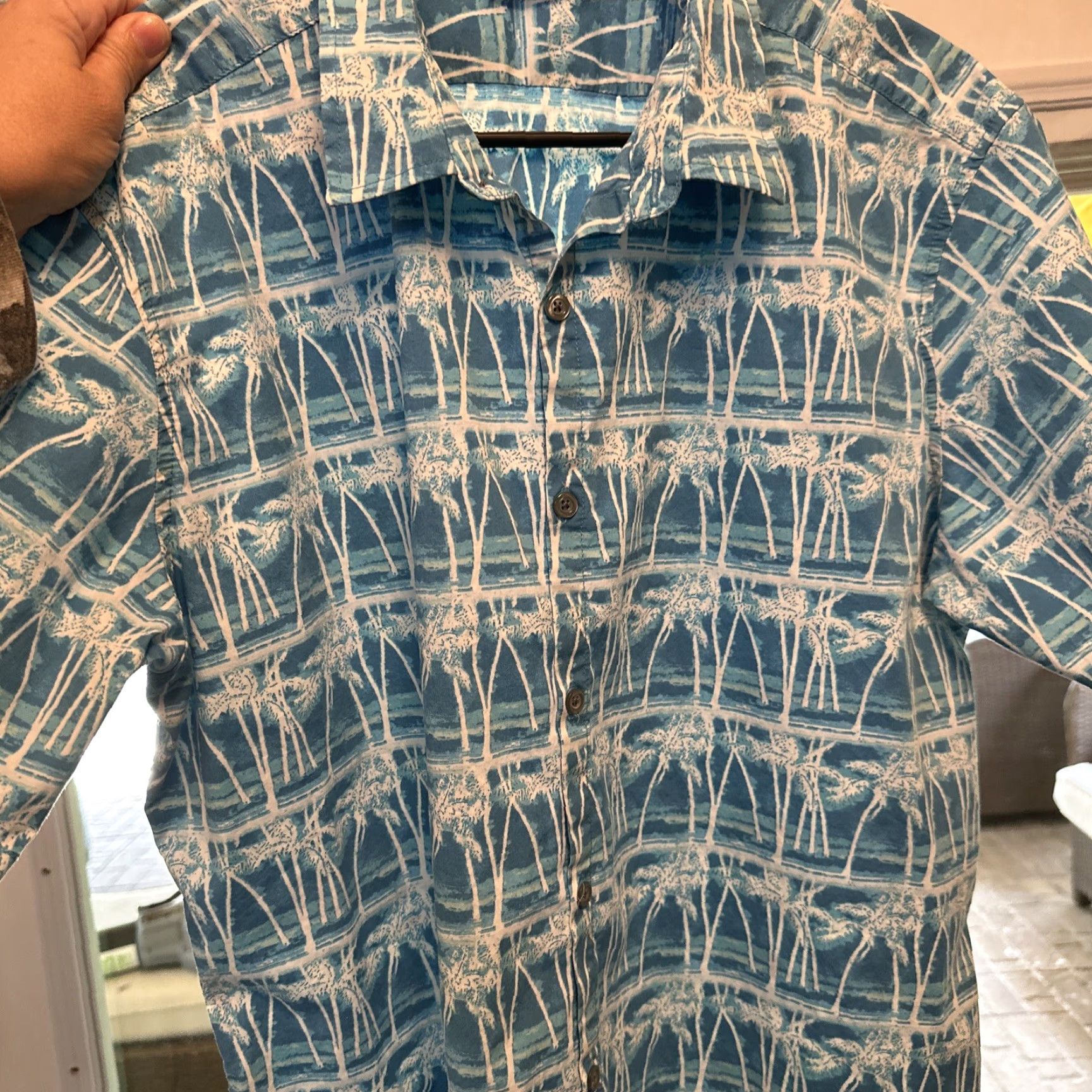 Tori Richard GUC Tori Richard Shirt Men’s Large Blue Palm Trees Beach Hawaiian Golf Button Up Size US L / EU 52-54 / 3 - 7 Thumbnail