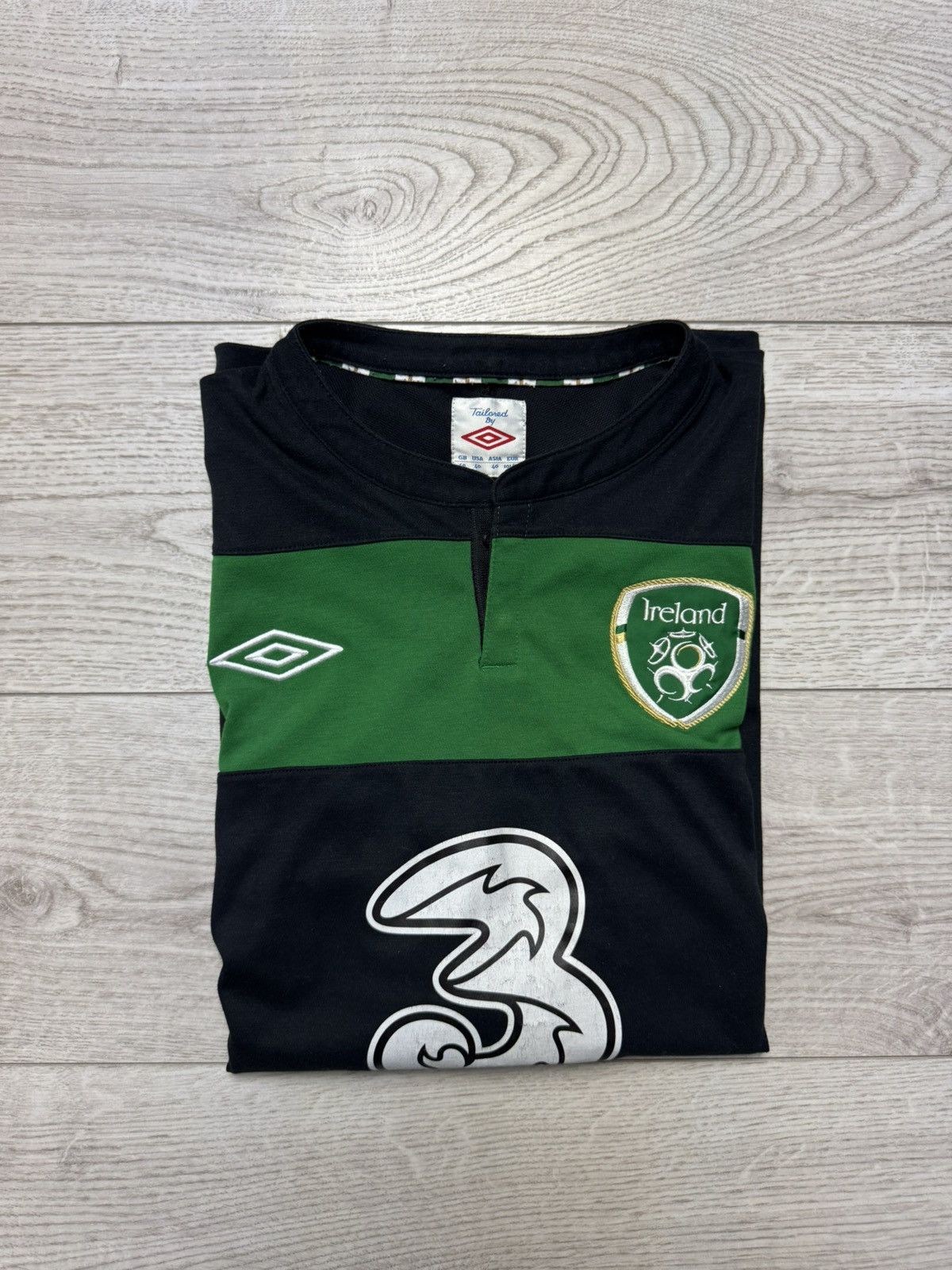 Umbro Umbro x Ireland national football team 2011/12 Away Shirt Size US M / EU 48-50 / 2 - 3 Thumbnail
