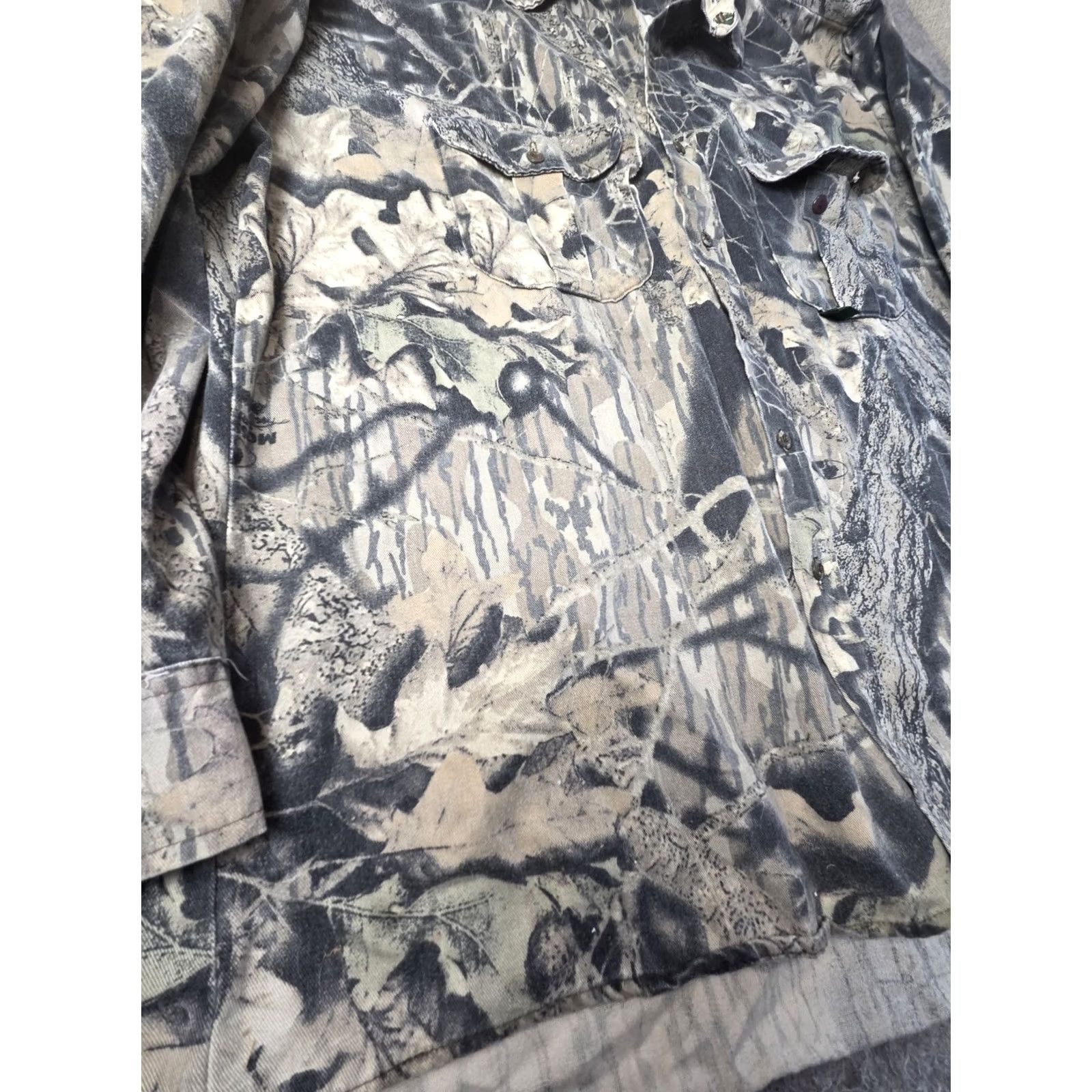 Vintage Mossy Oak Break Up Camo Shirt Camouflage Hunting Men 2XL Long Sleeve Shirt Mens Camouflage 2XL Mossy Oak Break Up Size US XXL / EU 58 / 5 - 2 Thumbnail