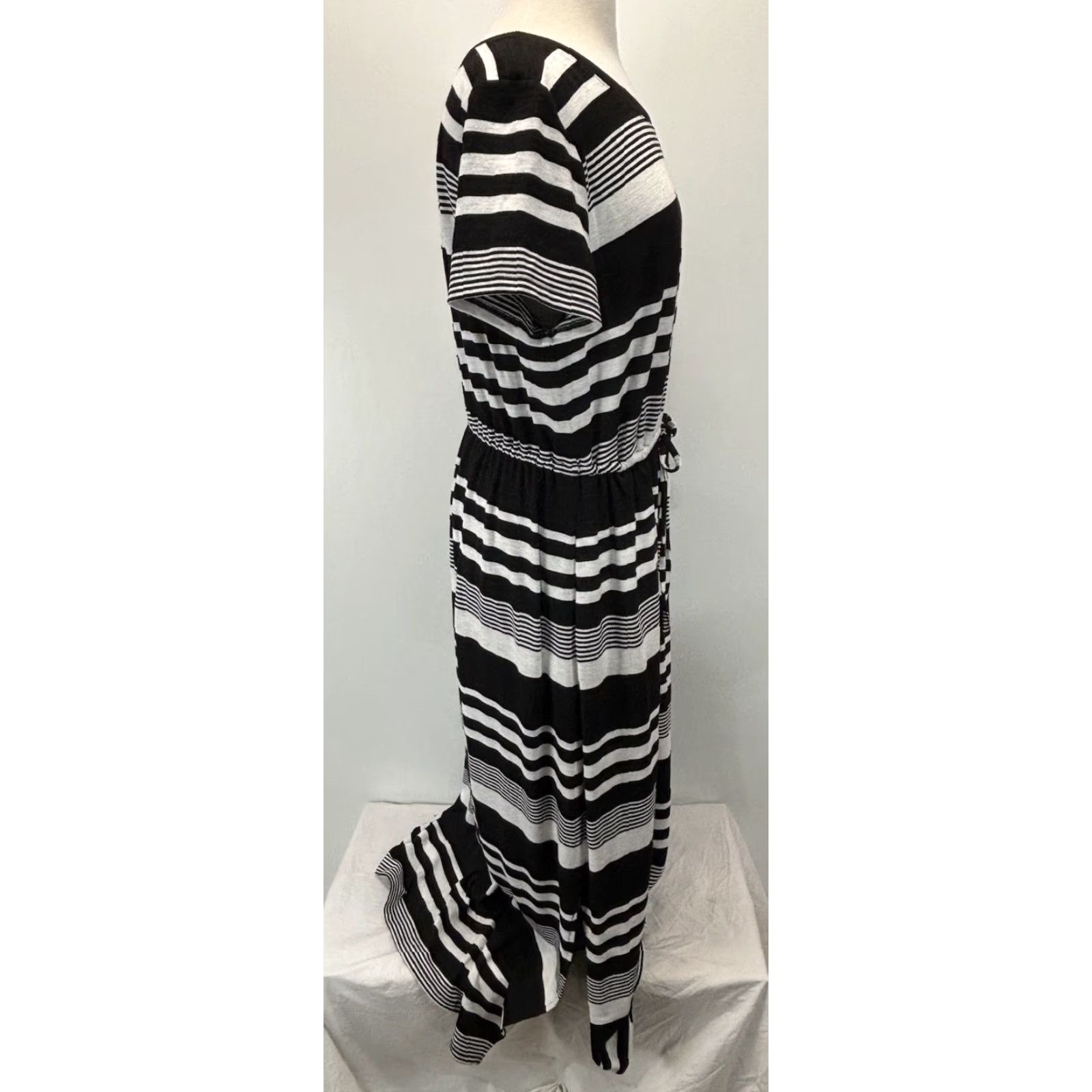 Loft LOFT Plus Maxi Dress Women’s Sz 16 Black White Striped Drawstring Waist Comfort Size XXL / US 16-18 / IT 52-54 - 4 Thumbnail