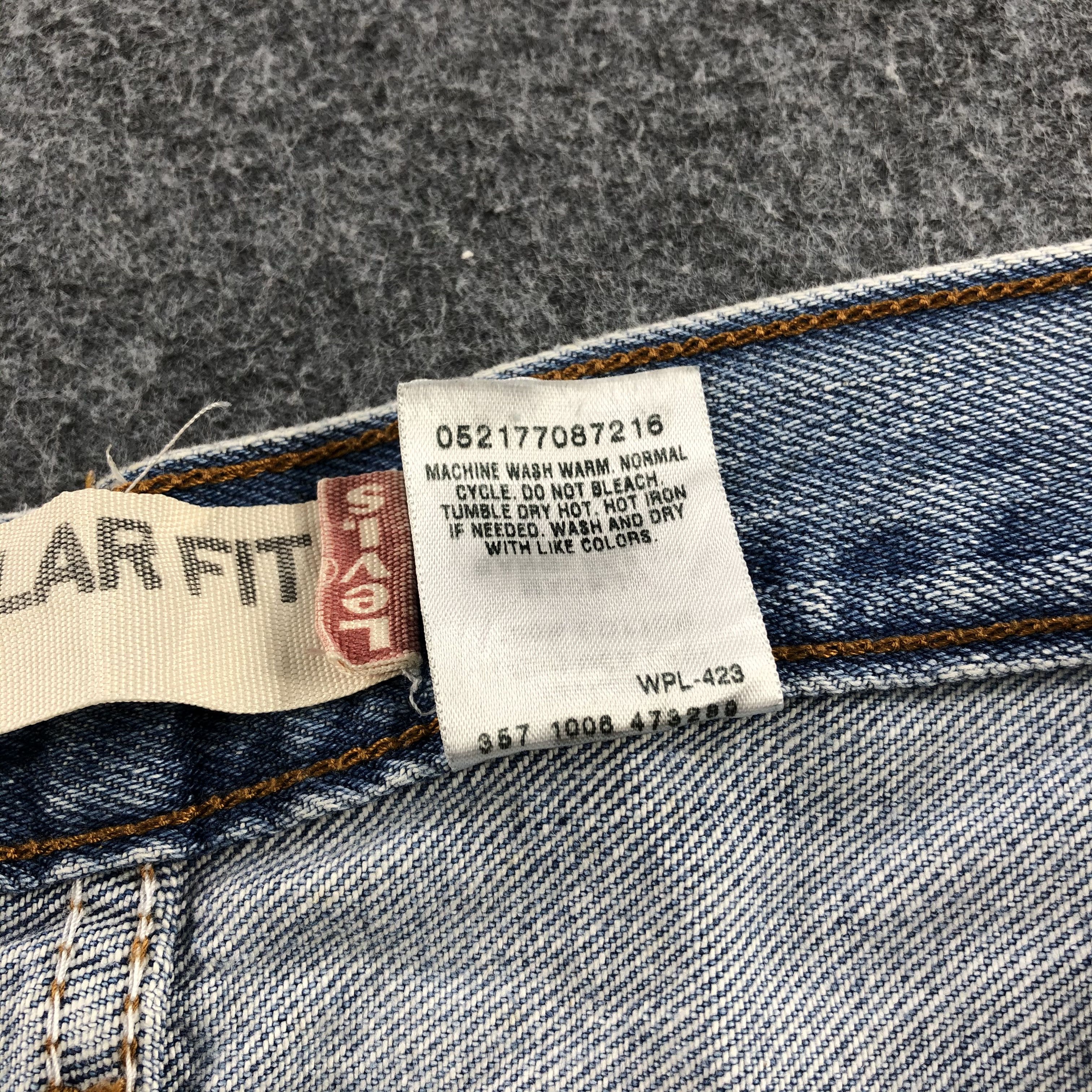Levi's × Vintage Vintage Light Wash Levis 505 Jeans-JM767 Size US 31 - 10 Thumbnail