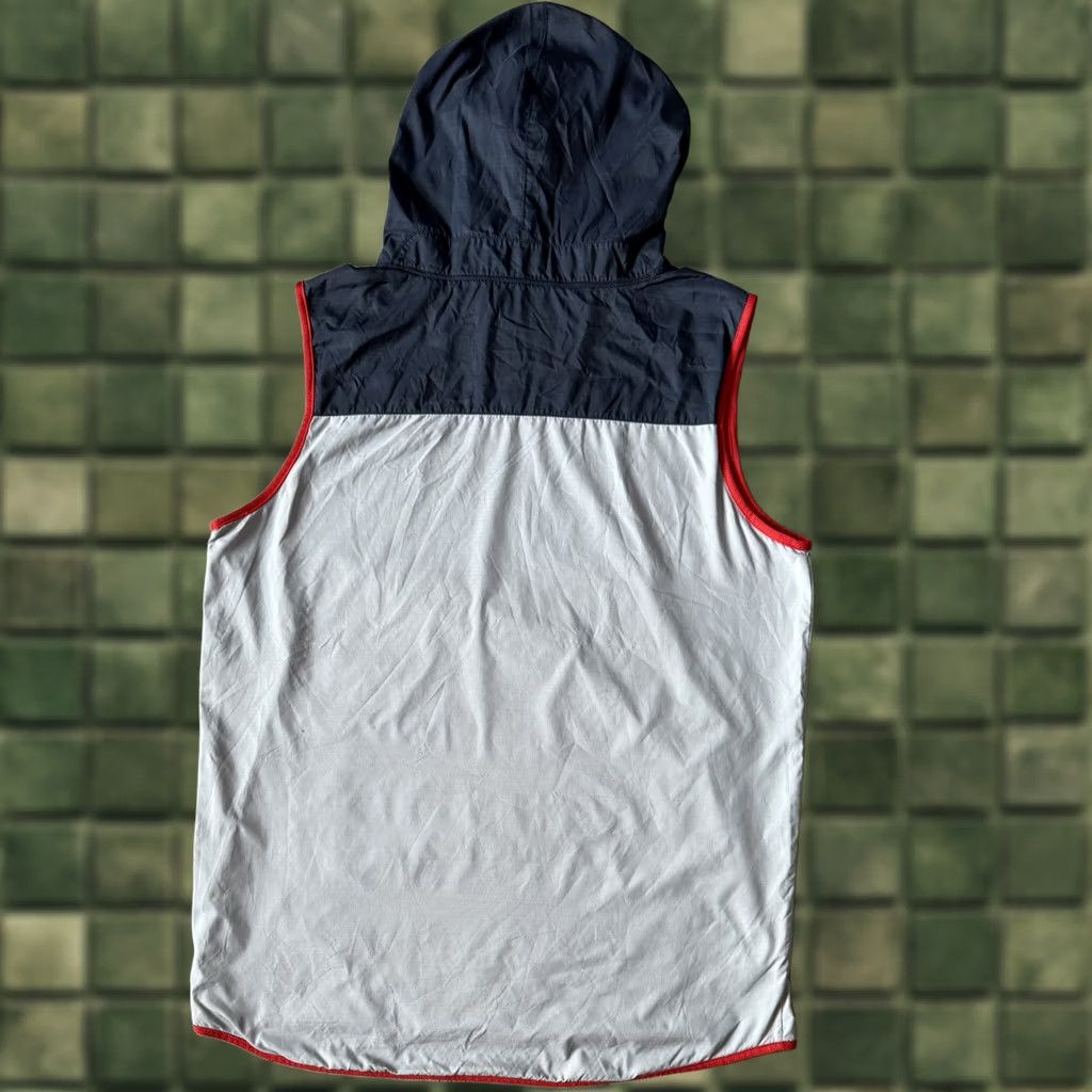 Nike VINTAGE Nike Windbreaker Jacket Sleeveless Hooded Vest Dri-Fit Total 90 Y2K Large L Gray Mens Size US L / EU 52-54 / 3 - 1 Thumbnail