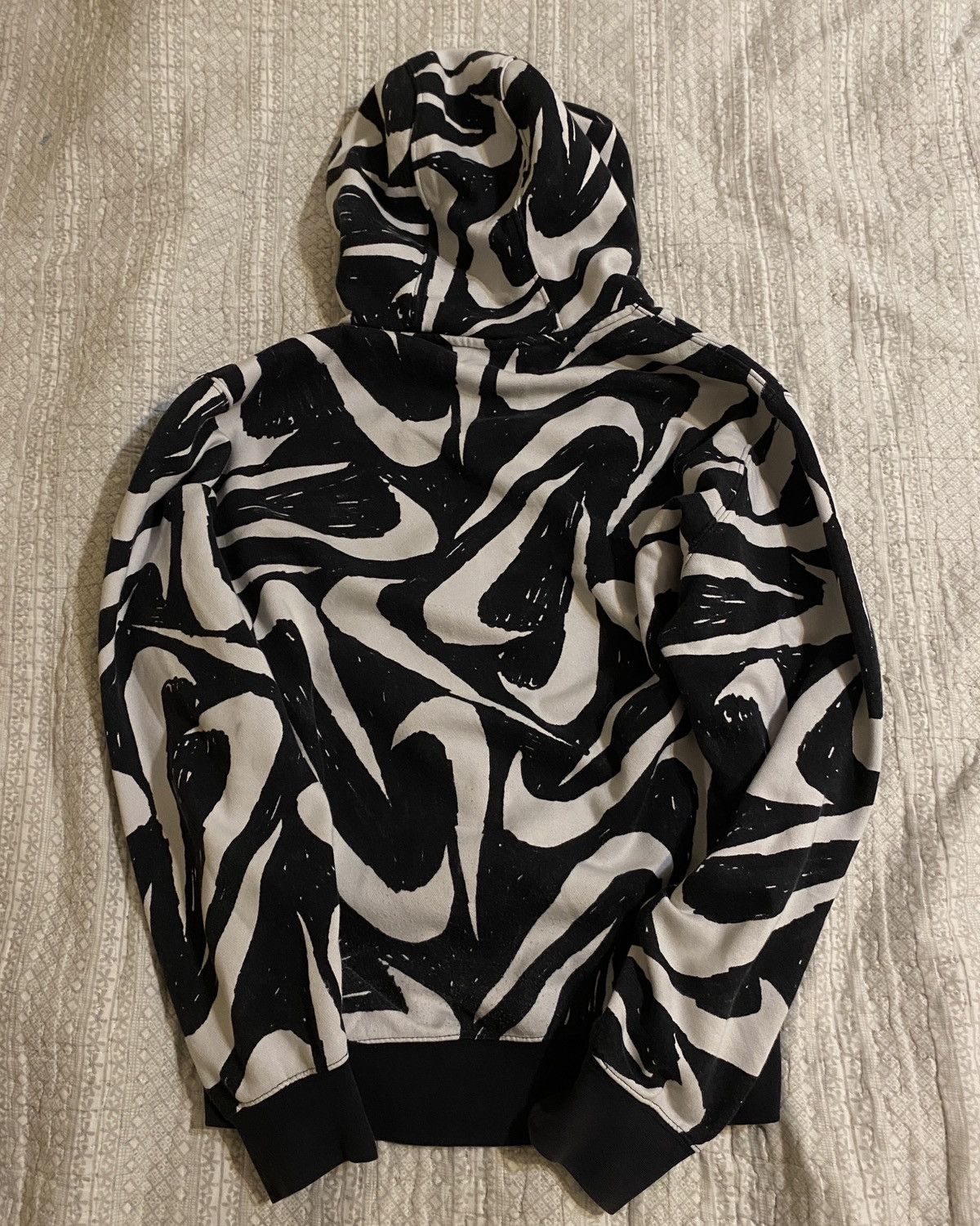 Nike Nike Hoodie All Over Print Swoosh Logo Size US L / EU 52-54 / 3 - 2 Thumbnail