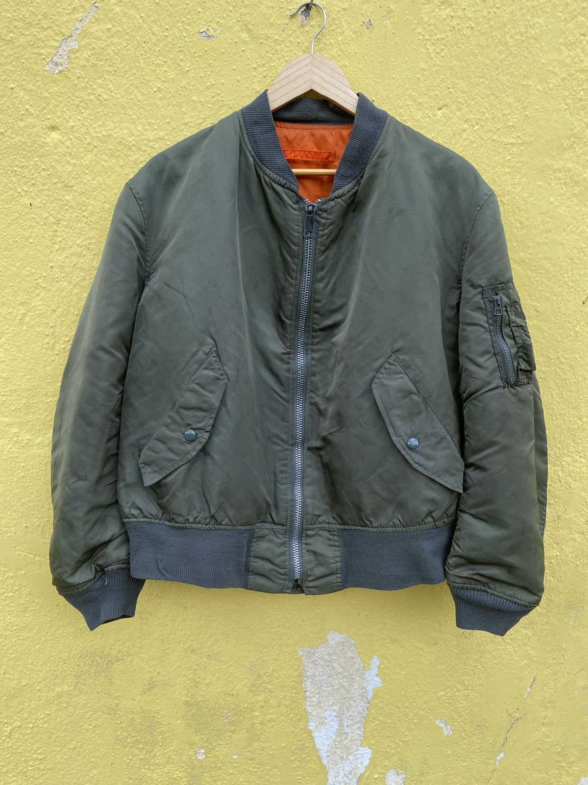 Alpha Industries × Vintage Vintage ma-1 Alpha industries bomber jacket Size US L / EU 52-54 / 3 - 8 Thumbnail