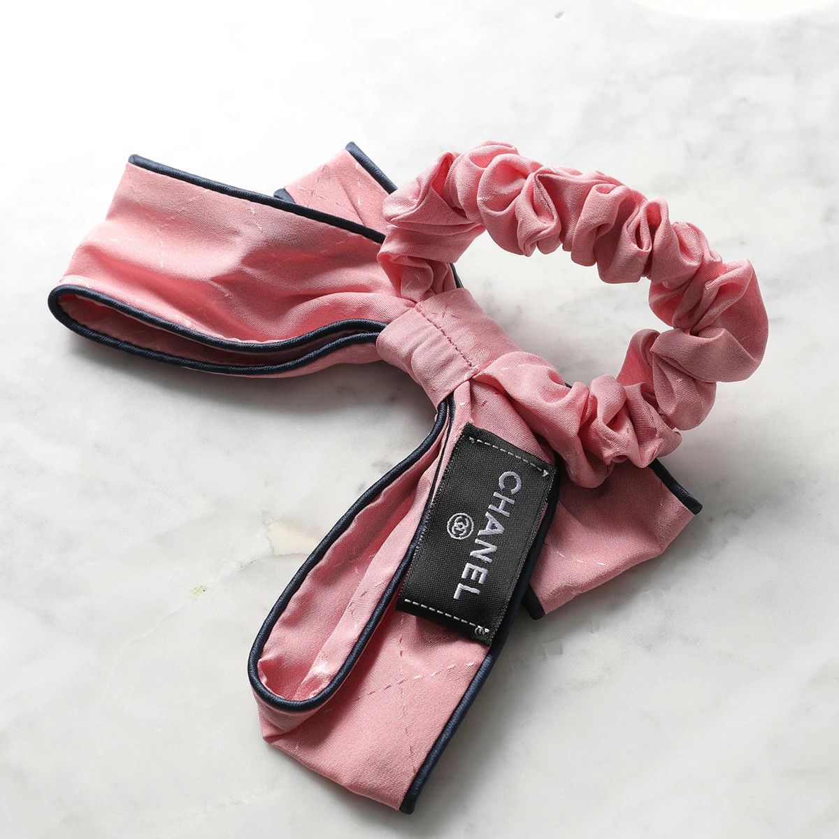 Chanel Chanel Silk Hair Scrunchie in Pink and Black Size ONE SIZE - 5 Thumbnail