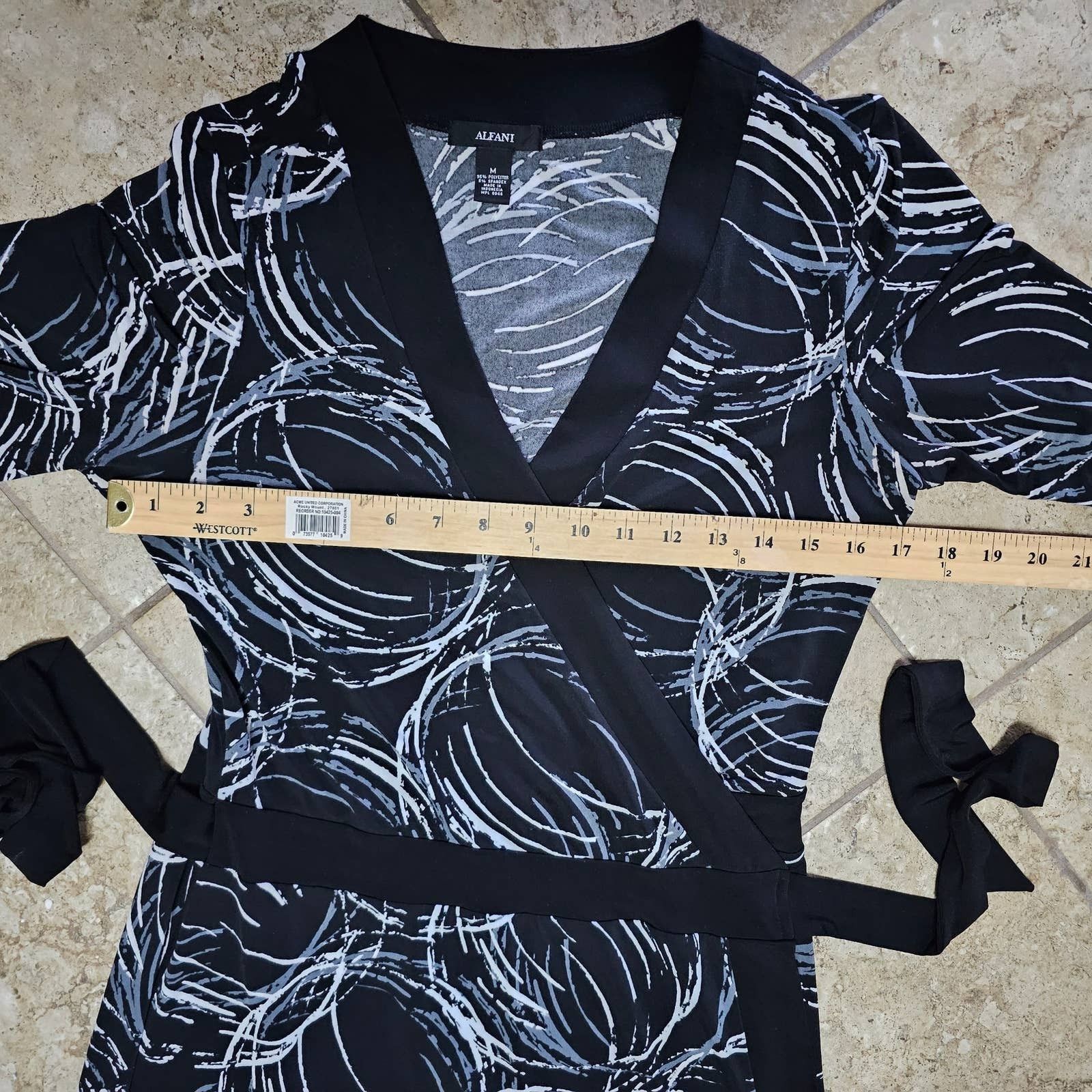 Alfani Alfani Black/White Swirl Knee Length Wrap Dress Size Medium Size M / US 6-8 / IT 42-44 - 6 Thumbnail