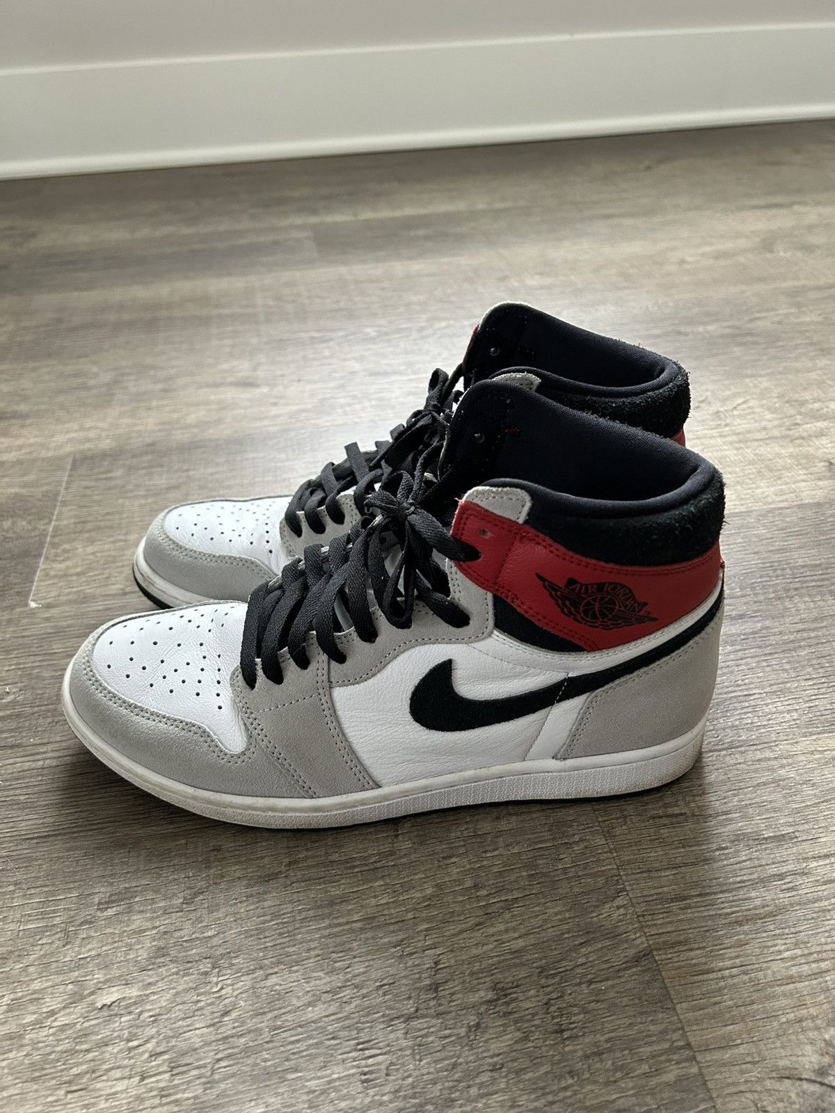 Jordan Brand Jordan 1 Retro High Light Smoke Grey Size US 10.5 / EU 43-44 - 1 Thumbnail