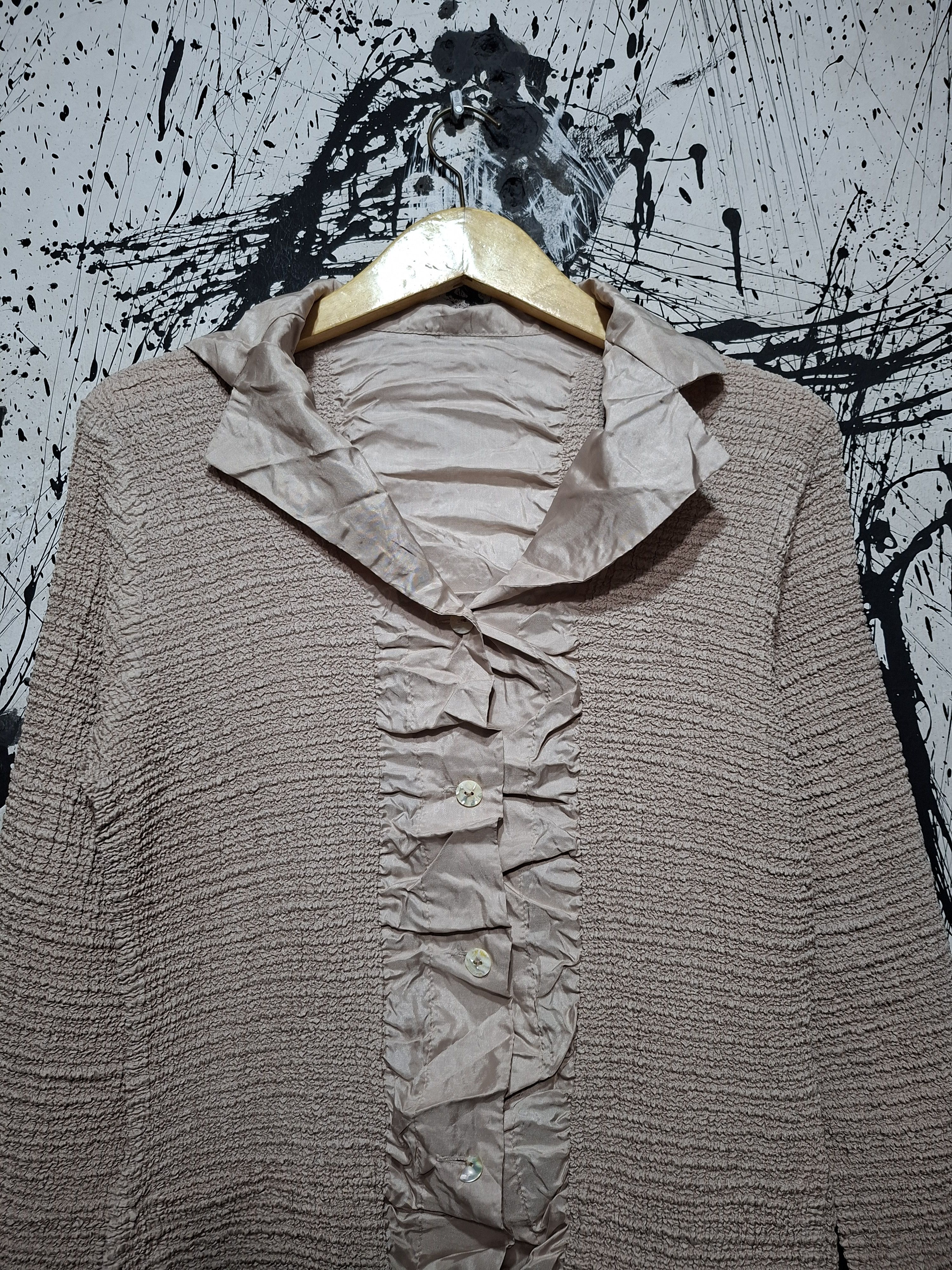 Issey Miyake YOSHIKI HISHINUMA SHRINK PLEATED BUTTON UP SHIRT Size M / US 6-8 / IT 42-44 - 3 Thumbnail