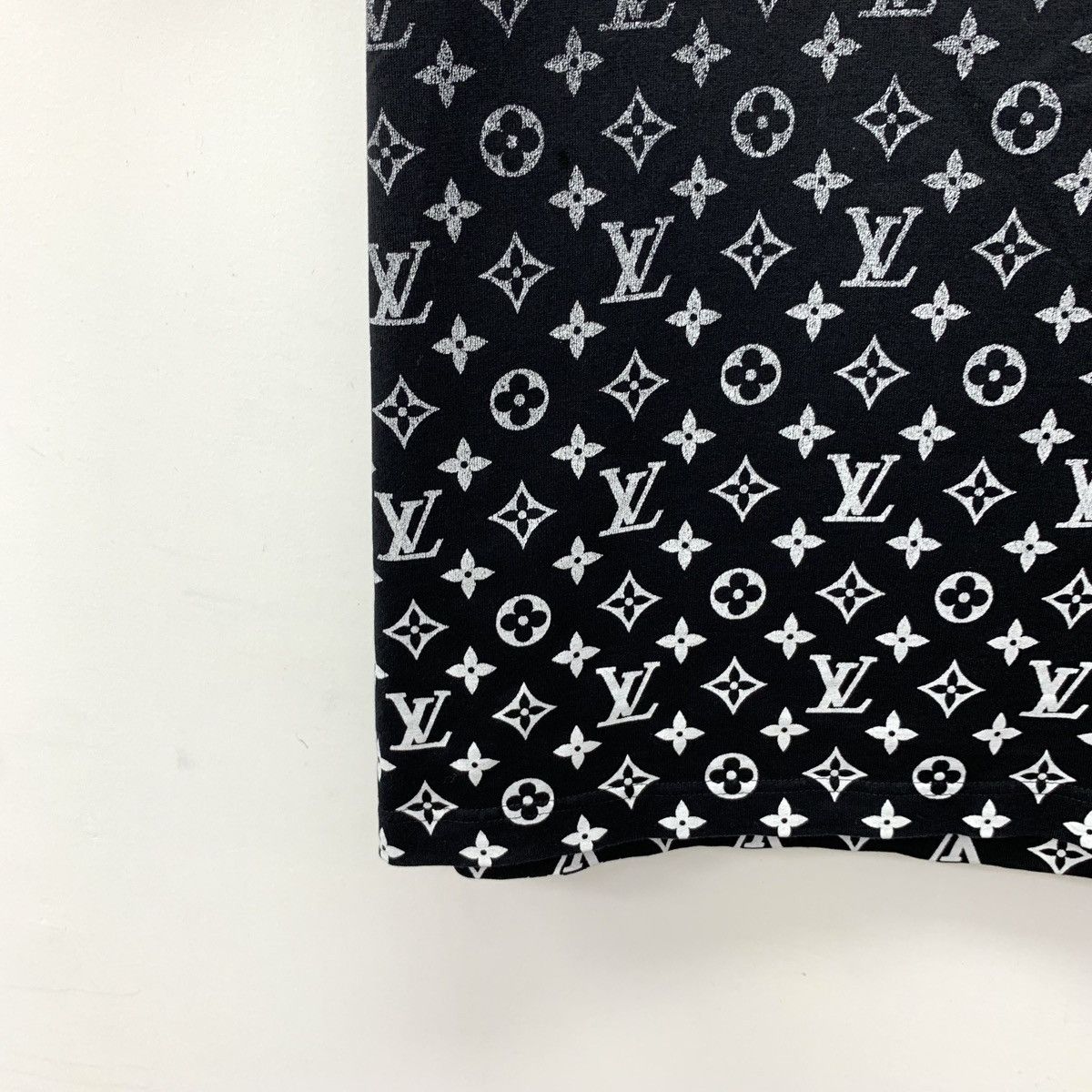 Louis Vuitton Louis Vuitton All-over Monogram Print Short Sleeve K26WX Size XXL / US 16-18 / IT 52-54 - 4 Thumbnail
