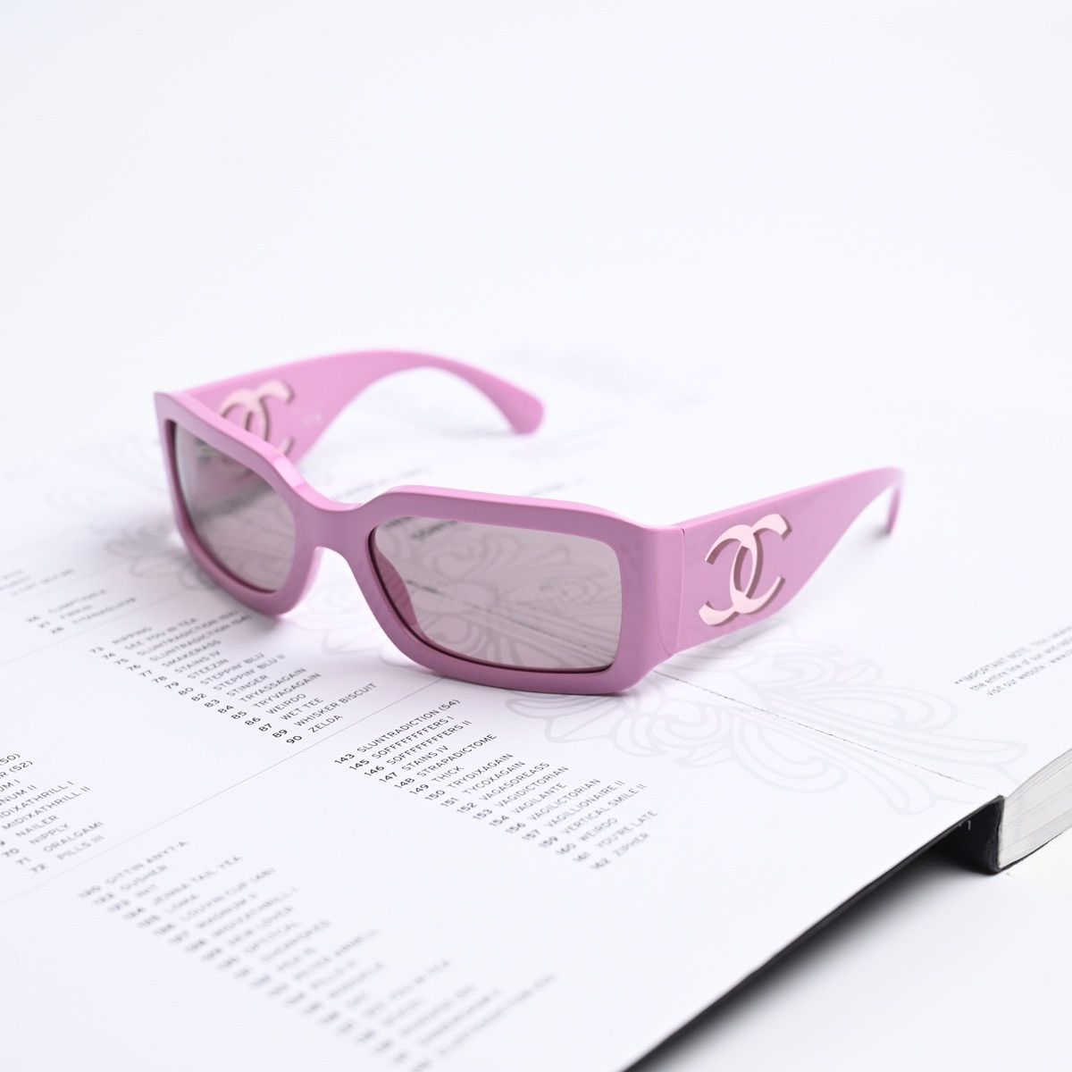 Chanel CHANEL 0CH5526 SUNGLASSES Size ONE SIZE - 1 Thumbnail