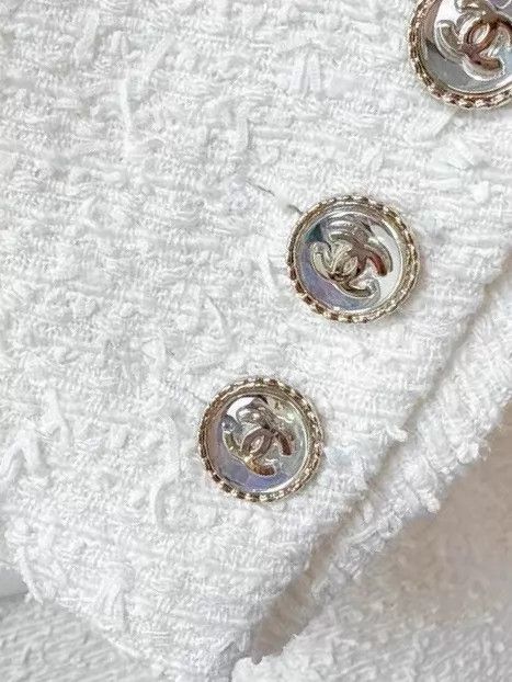 Chanel Chanel Tweed double-breasted silhouette long-sleeved jacke Size XS / US 0-2 / IT 36-38 - 4 Thumbnail