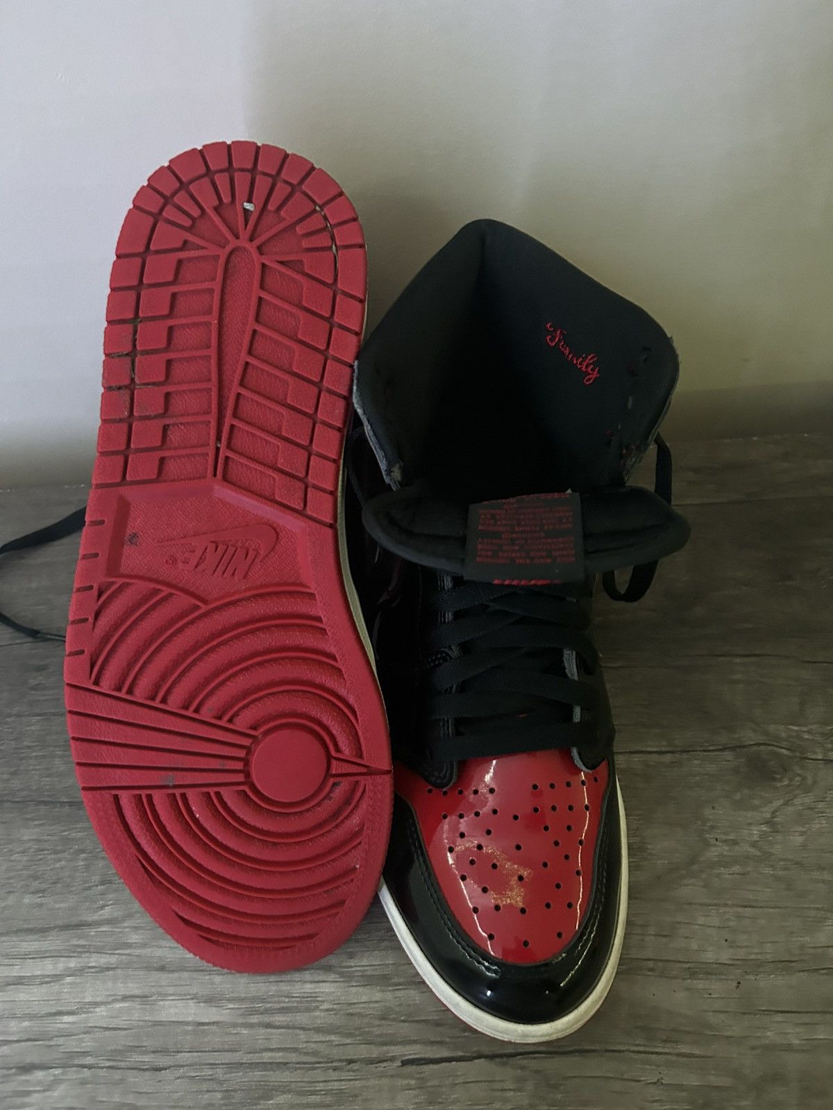 Jordan Brand Air Jordan 1 Retro High OG 'Patent Bred' Size US 9.5 / EU 42-43 - 2 Thumbnail