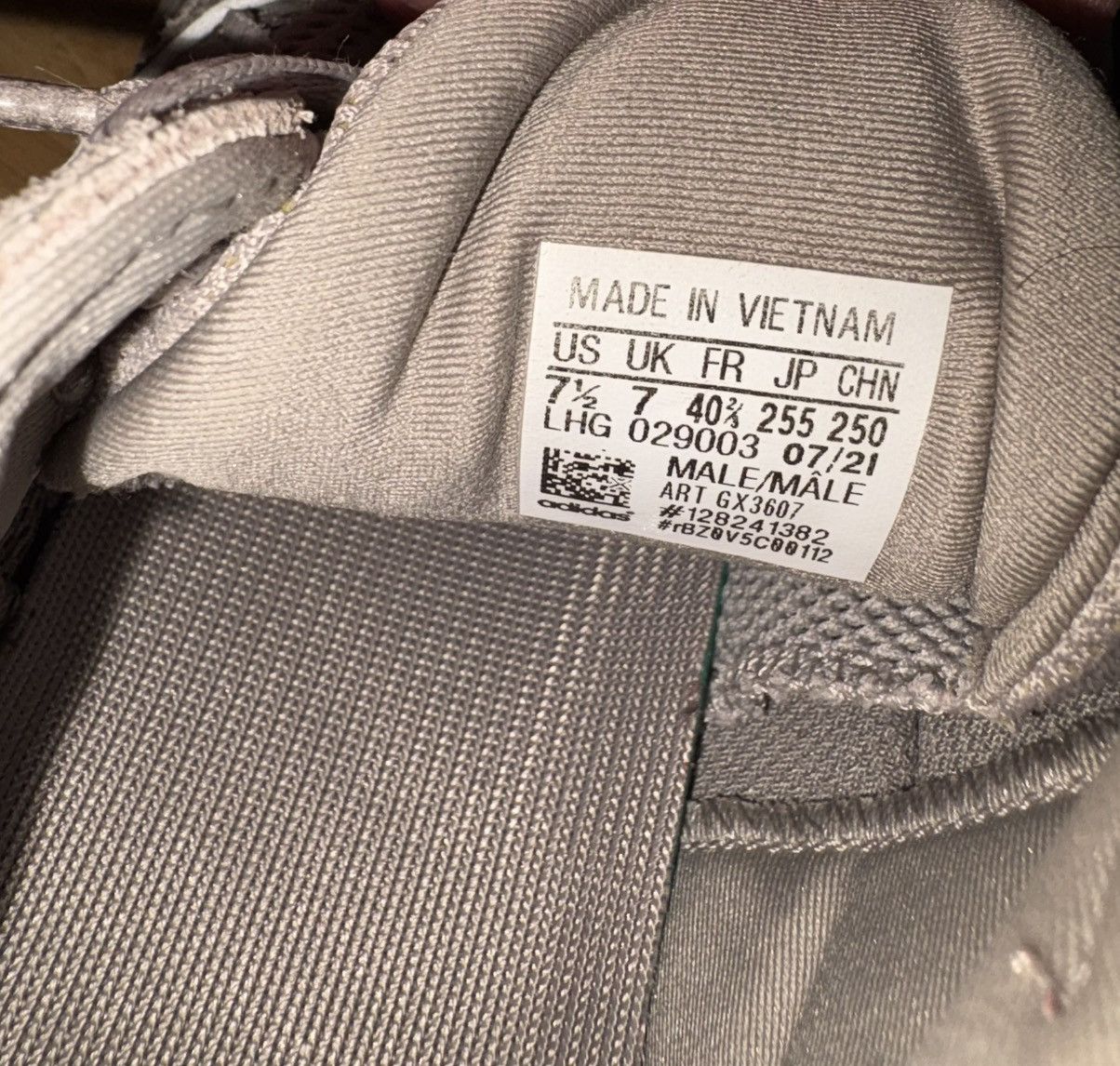 Adidas Yeezy 500 Size US 7.5 / EU 40-41 - 5 Thumbnail