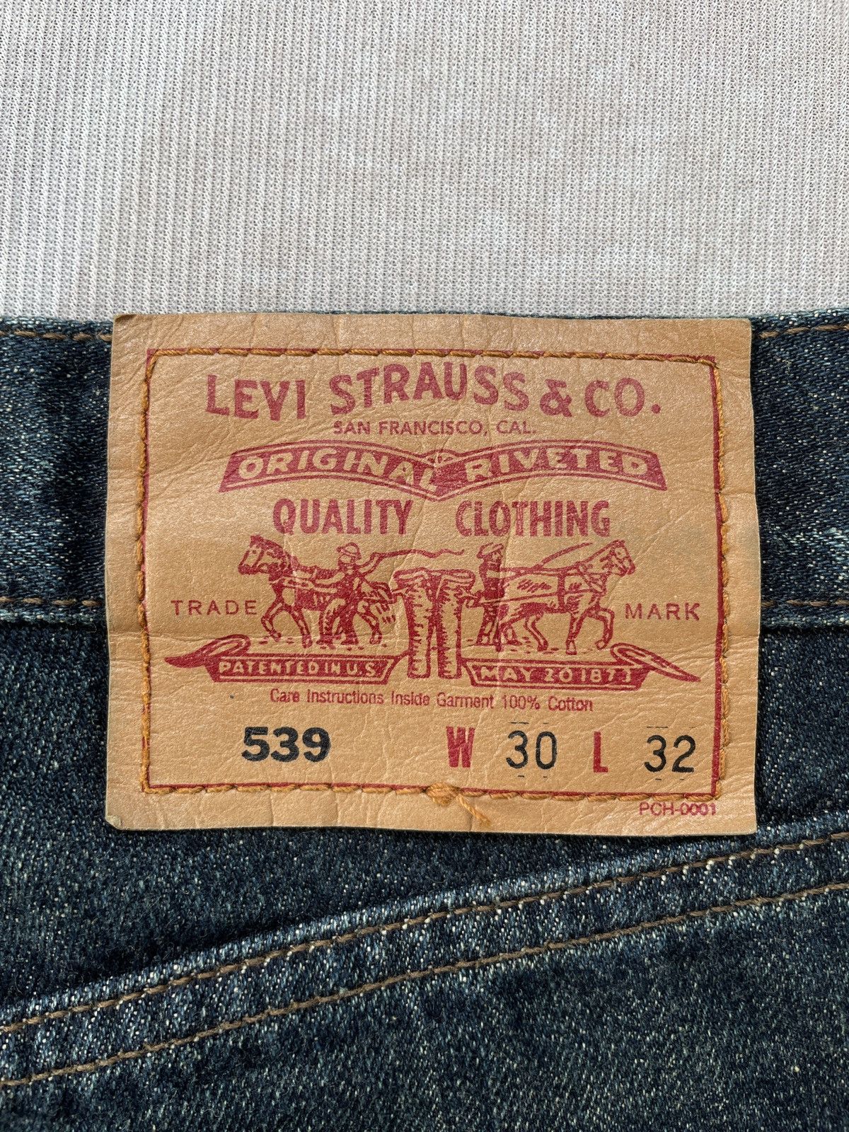 Le Grande Bleu (L.G.B.) Levis 539 Straight Jeans (LG131) Size US 31 - 10 Thumbnail