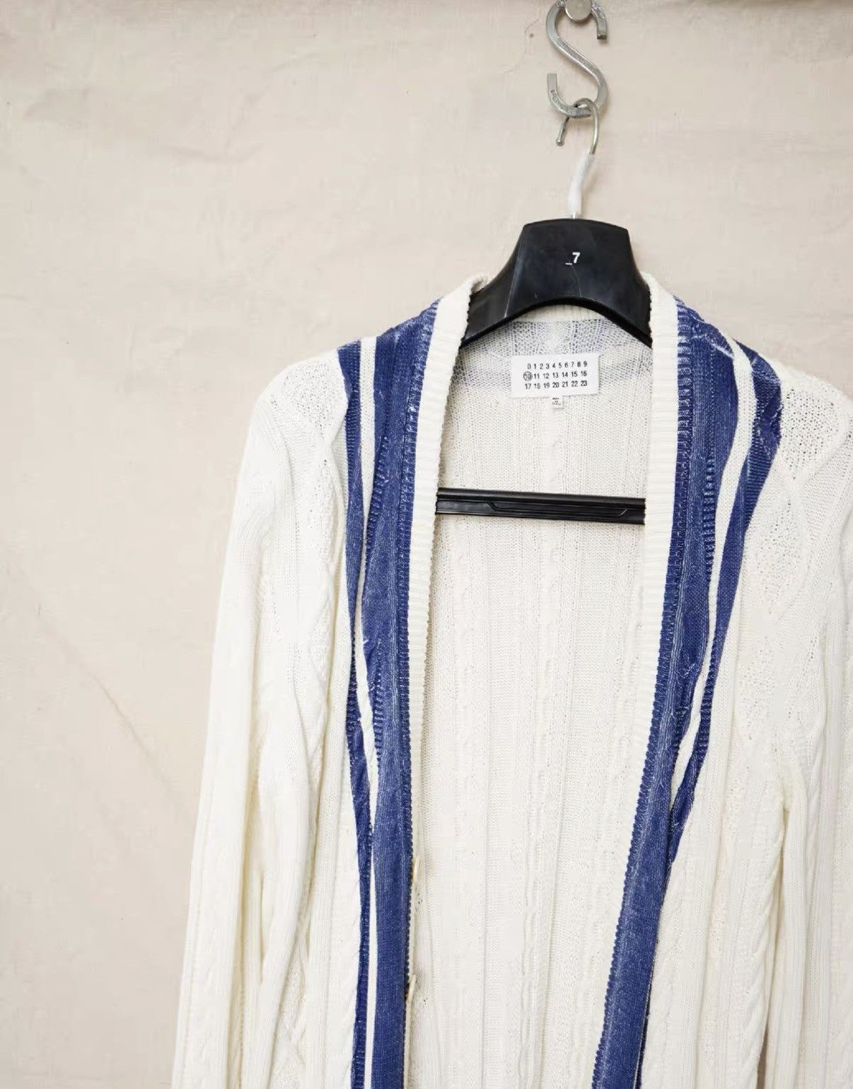 Maison Margiela Maison Margiela White & Blue Striped Cardigan Size US S / EU 44-46 / 1 - 3 Thumbnail