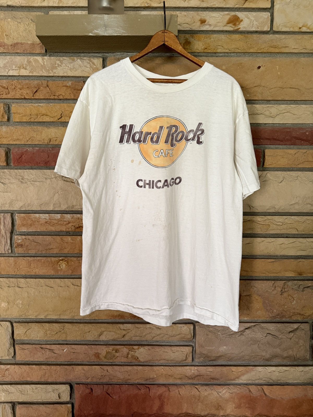 Vintage Vintage 90s Hard Rock Cafe Chicago Distressed Graphic Tee Size US XL / EU 56 / 4 - 1 Thumbnail
