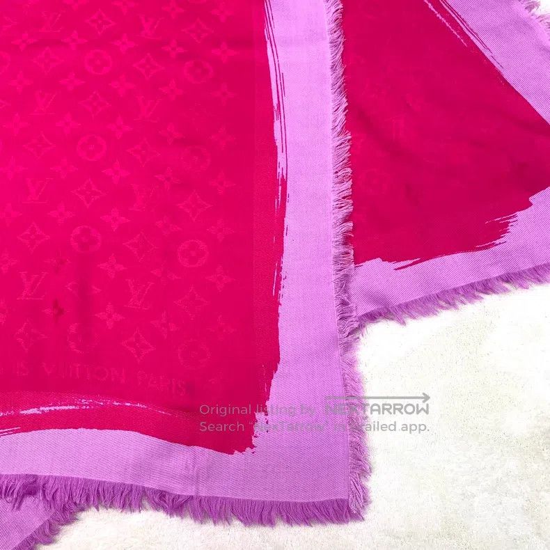 Louis Vuitton Louis Vuitton Rose logo, old flower, printed mulberry silk Size ONE SIZE - 5 Thumbnail