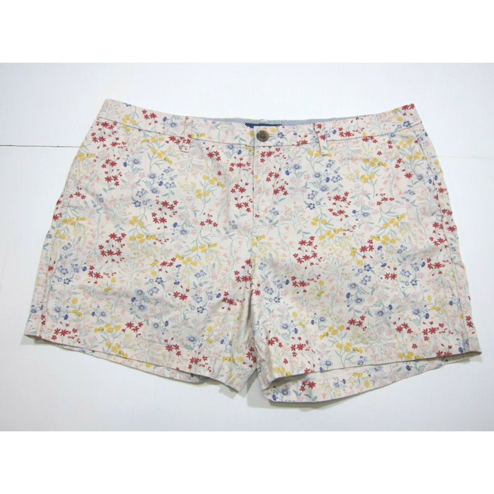 Old Navy Old Navy 100% Cotton Everyday Floral Chino Shorts Women Size 14 Red Blue Beige Size 26" / US 2 / IT 38 - 6 Thumbnail