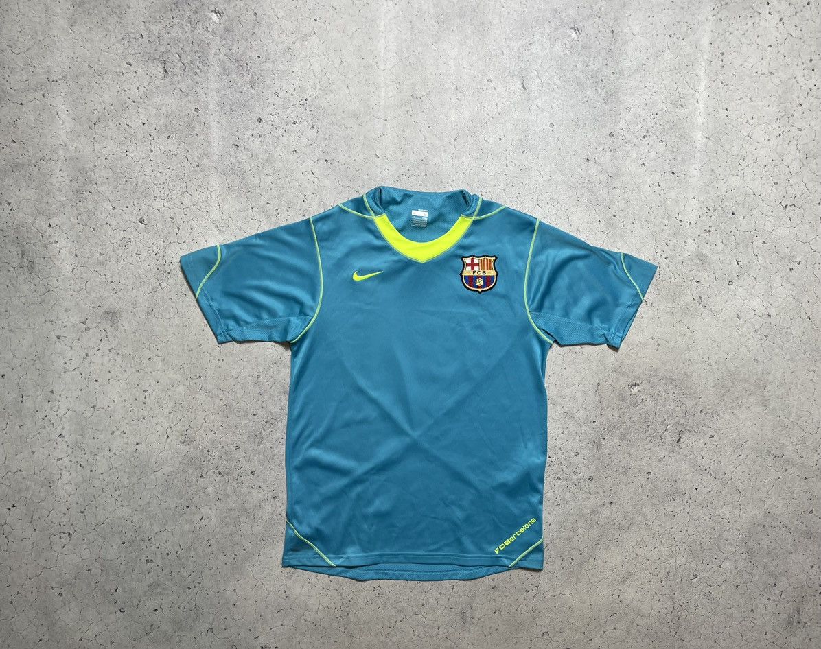 Nike Vintage Nike FC Barcelona Training Football Shirt Blokecore Size US S / EU 44-46 / 1 - 1 Thumbnail