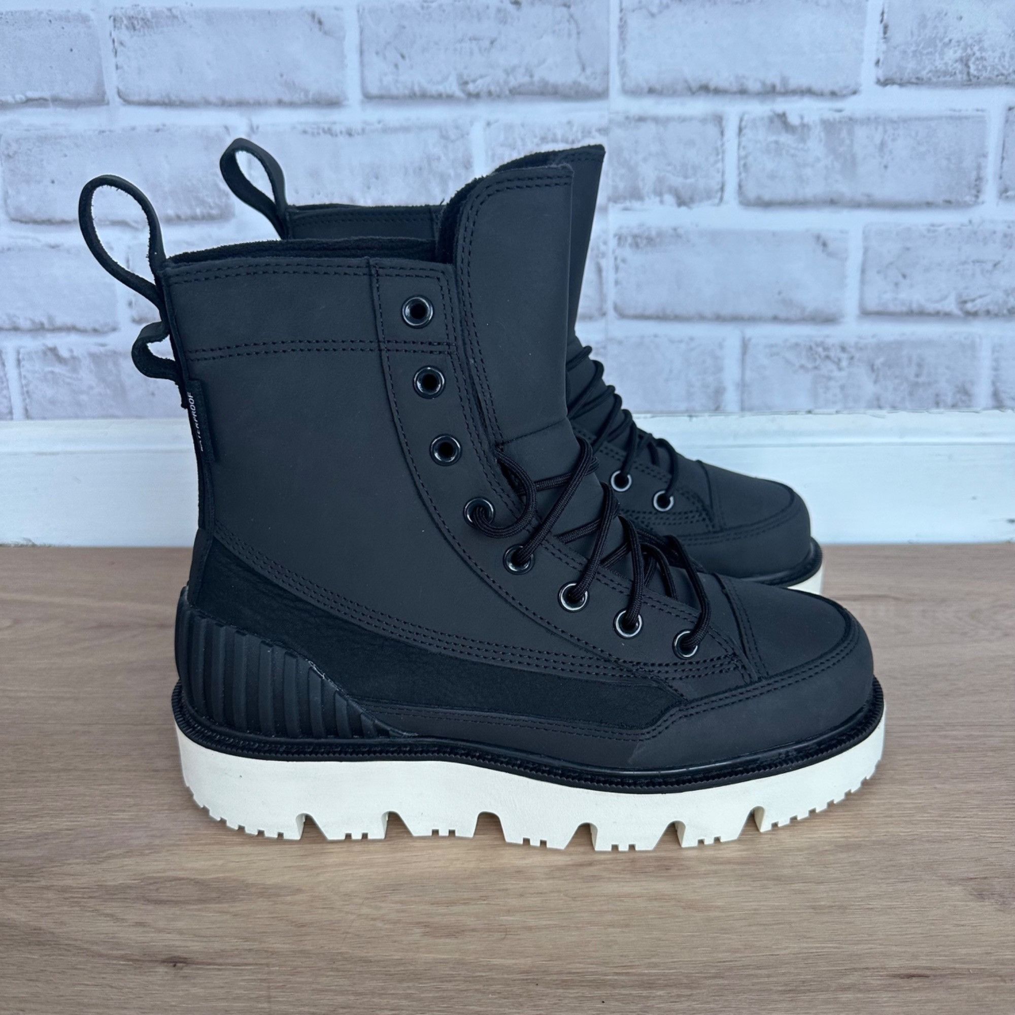 Converse ❤️Converse Chuck 70 Rugged Waterproof Boot Sz 7.5 Men's Shoe Size US 7.5 / EU 40-41 - 1 Thumbnail